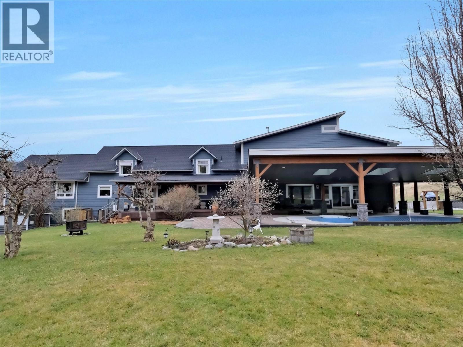 9801/9809 Gould Avenue, Summerland, British Columbia V0H 1Z8