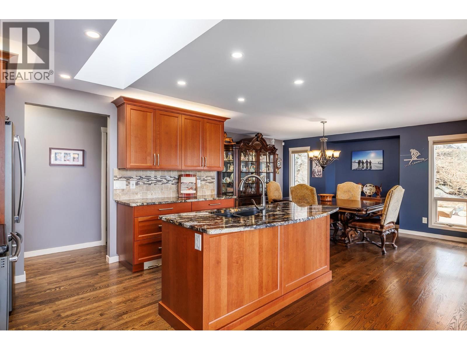 5715 LAKESHORE ROAD Image 10