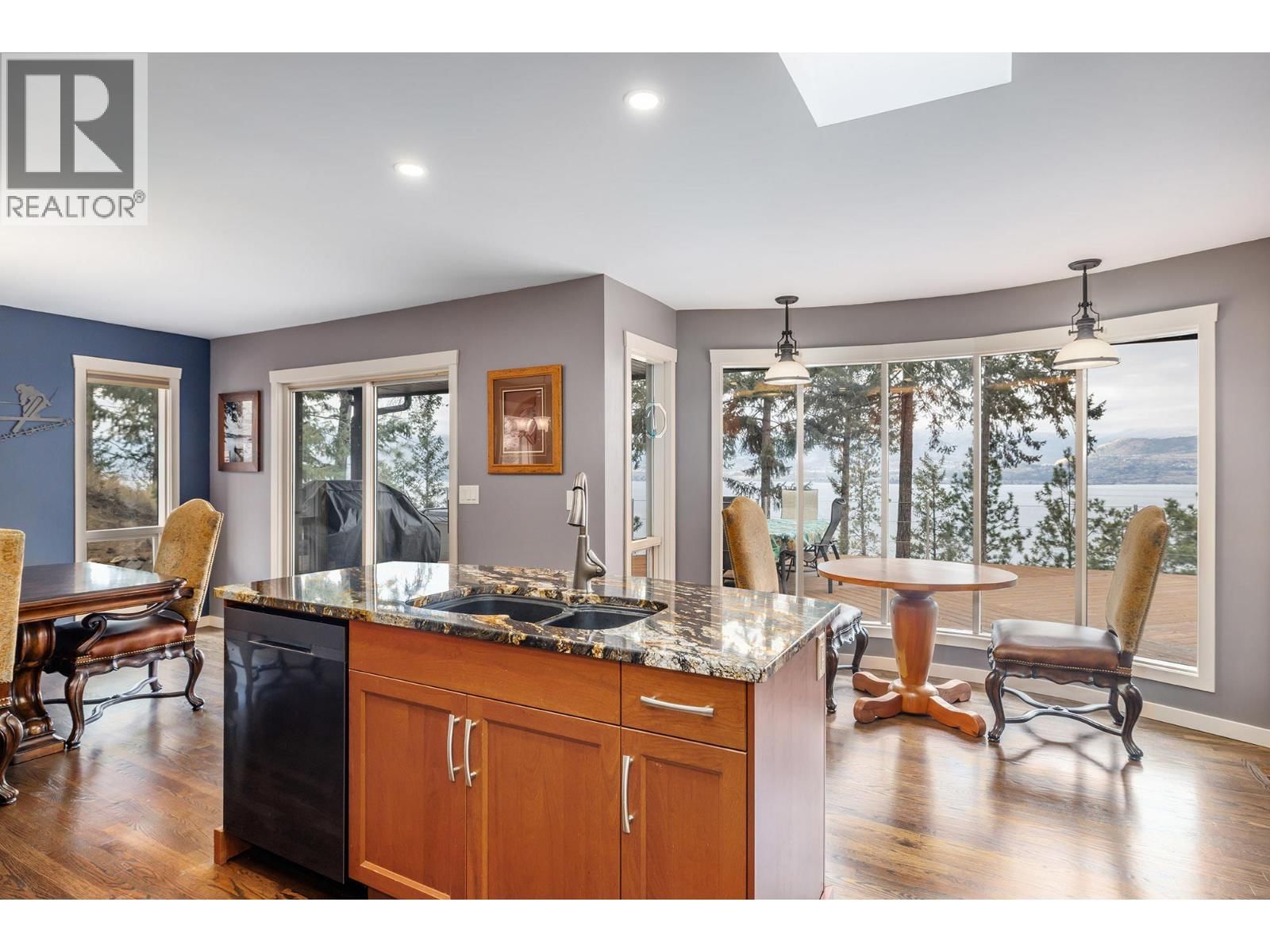 5715 LAKESHORE ROAD Image 11