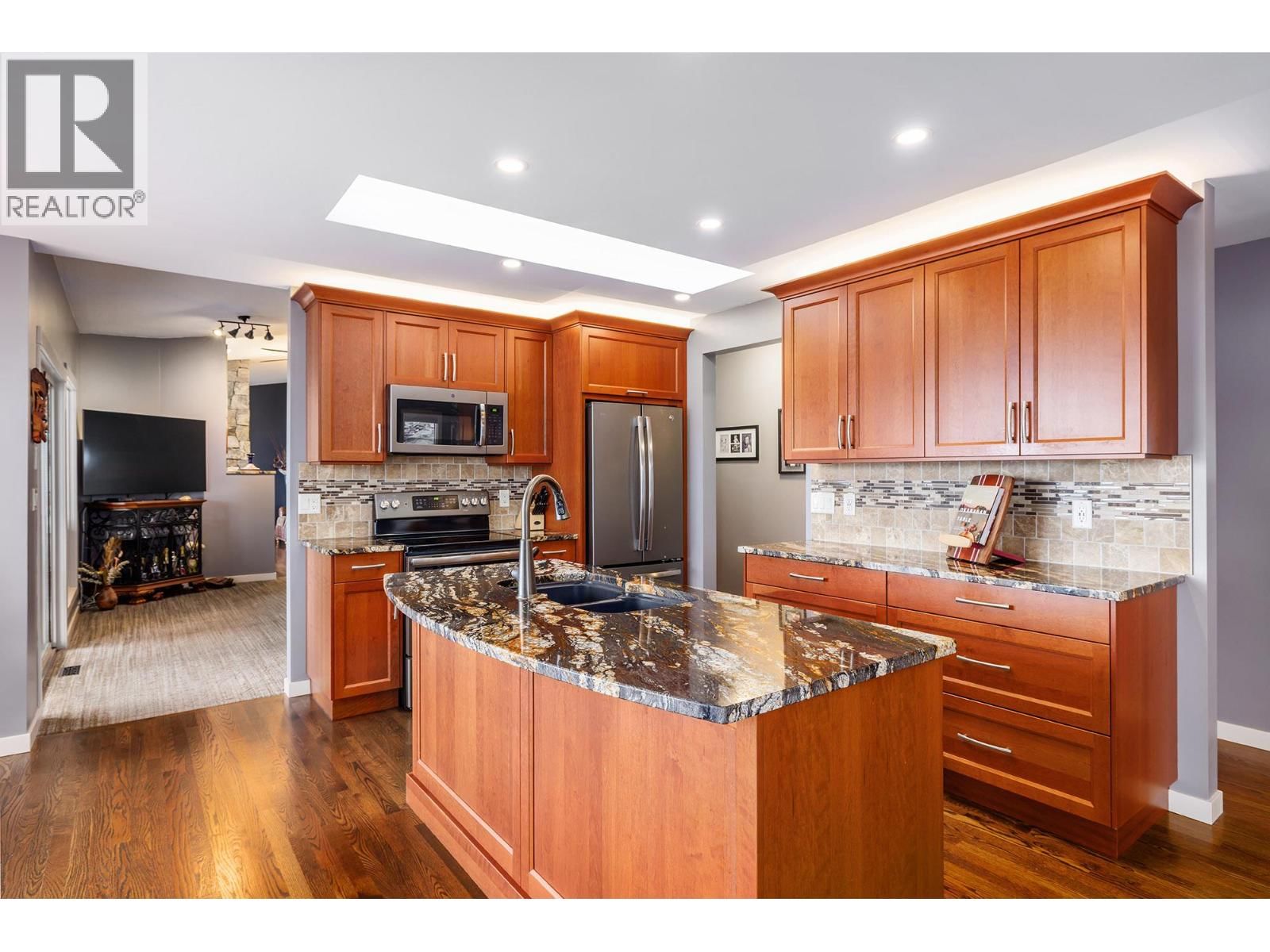 5715 LAKESHORE ROAD Image 13