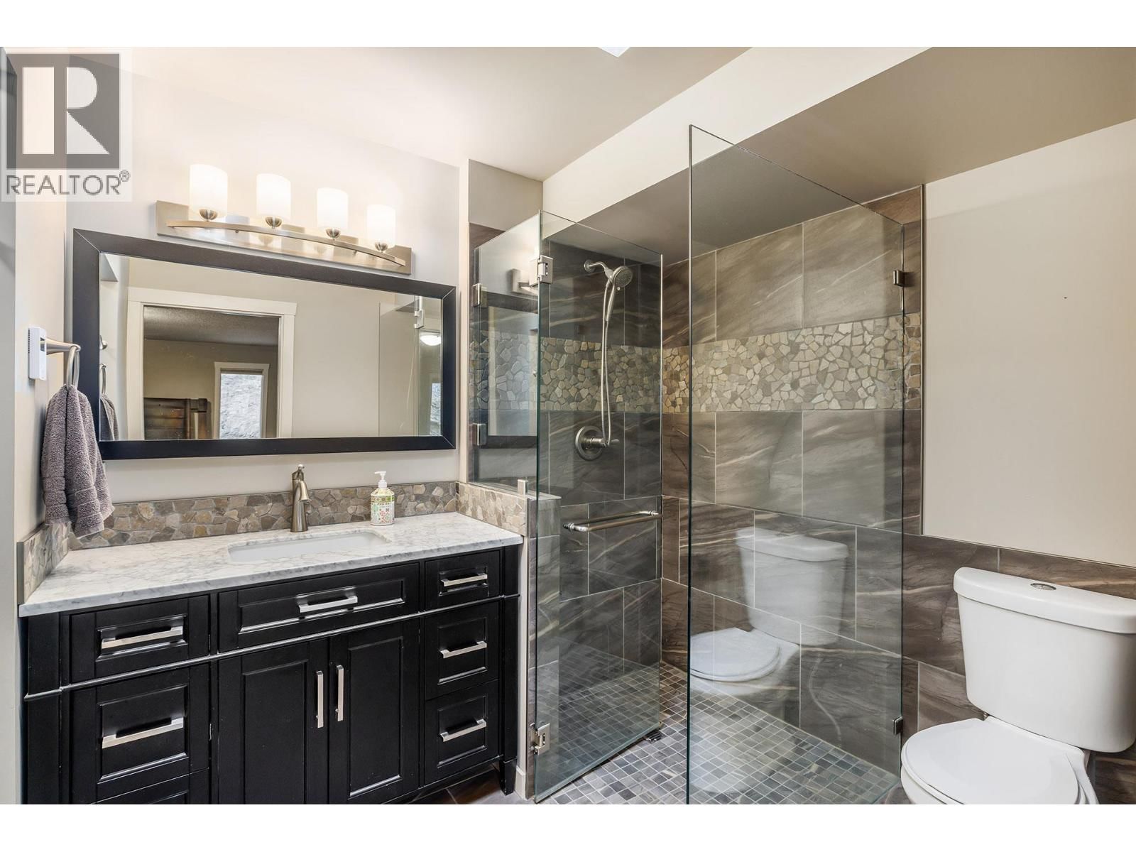 5715 LAKESHORE ROAD Image 19