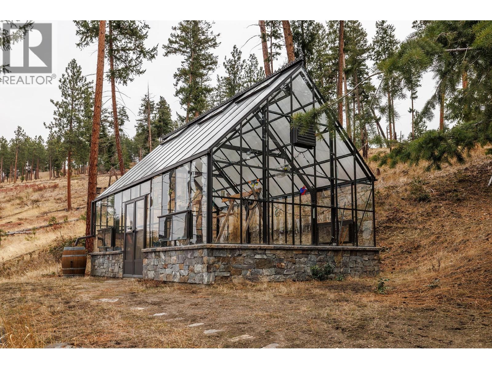 5715 LAKESHORE ROAD Image 2