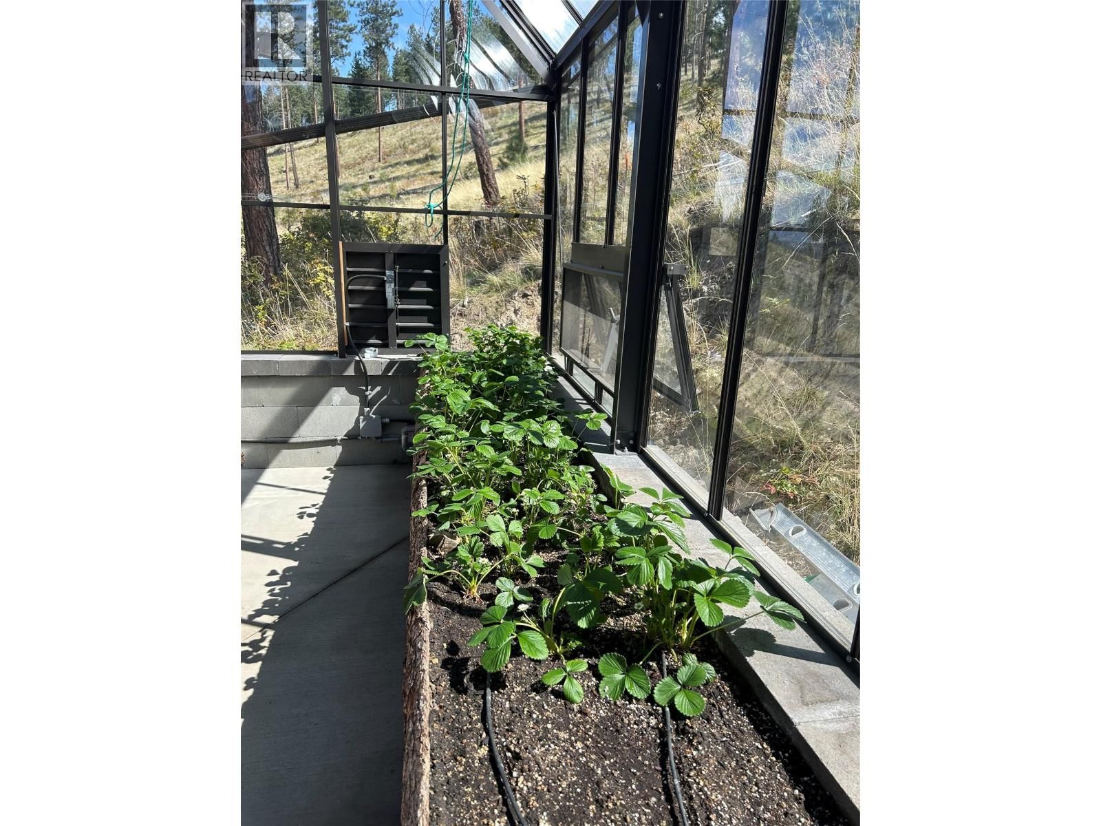 5715 LAKESHORE ROAD Image 3