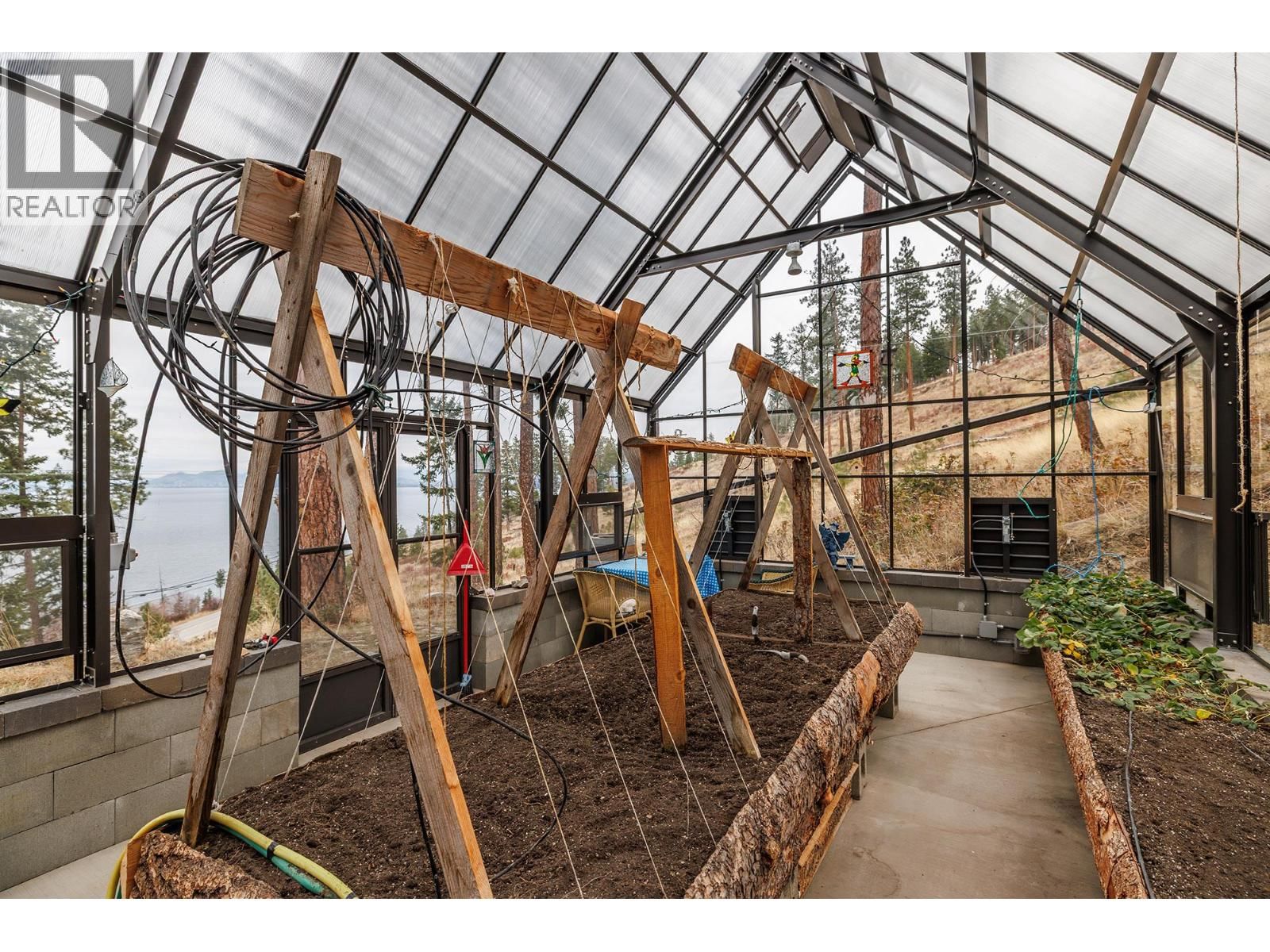 5715 LAKESHORE ROAD Image 35