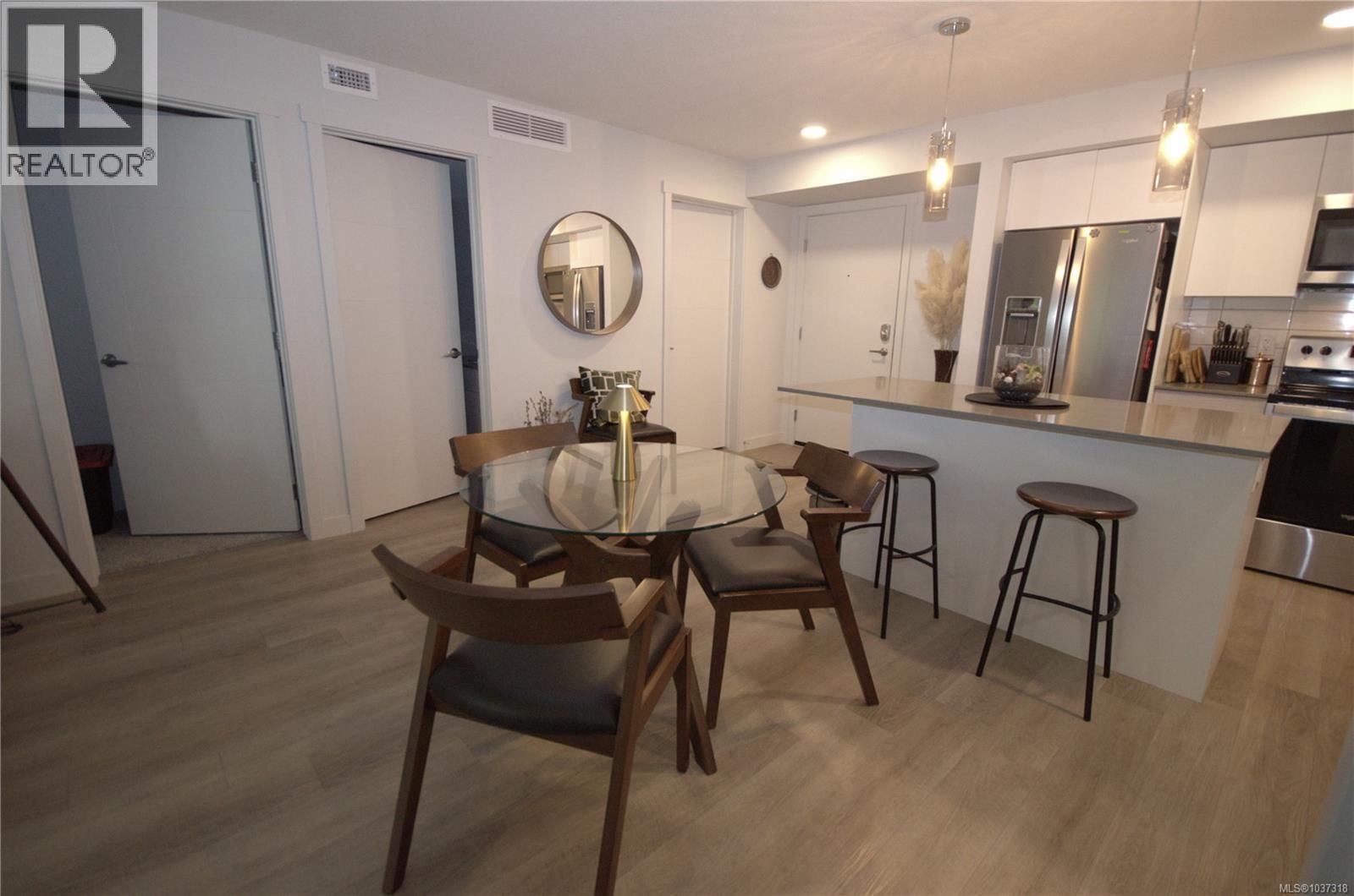 209 4820 Cedar Ridge Place property photo