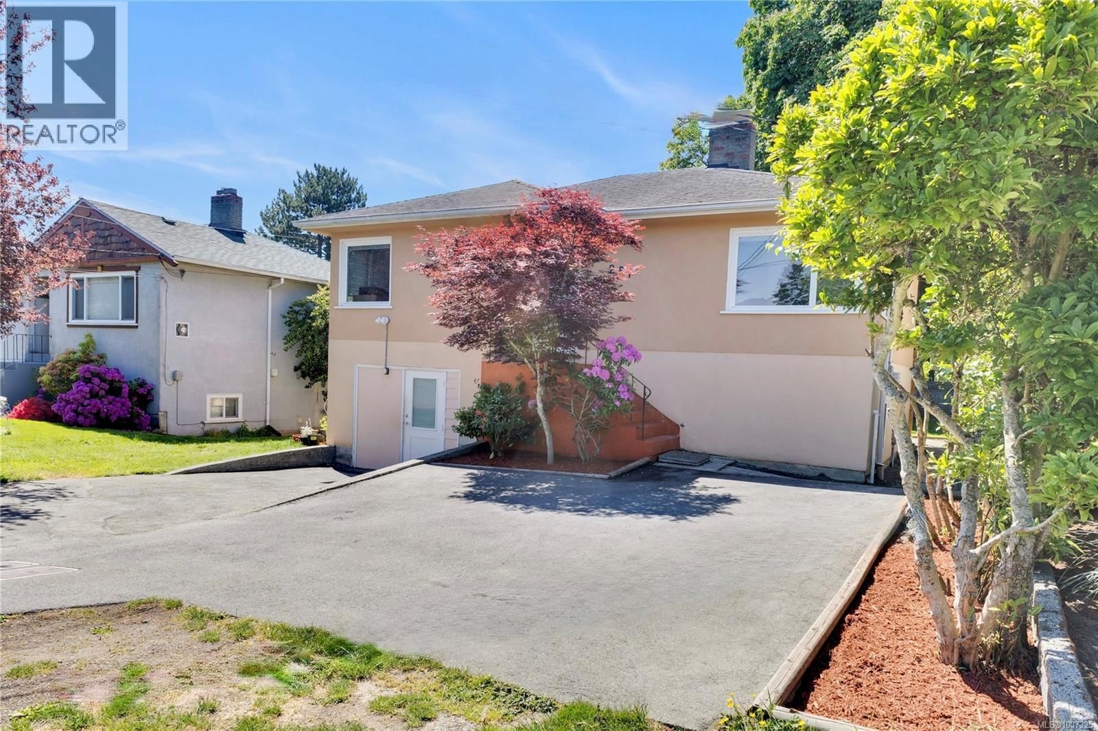251 Sims Avenue property photo