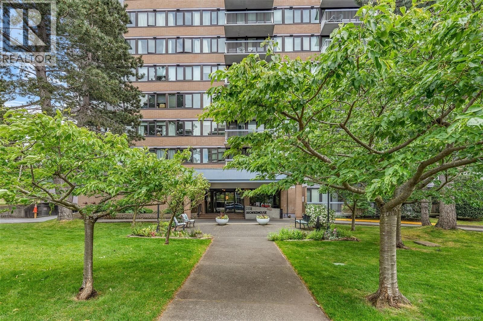 647 Michigan Street, Victoria, British Columbia V8V 1S9