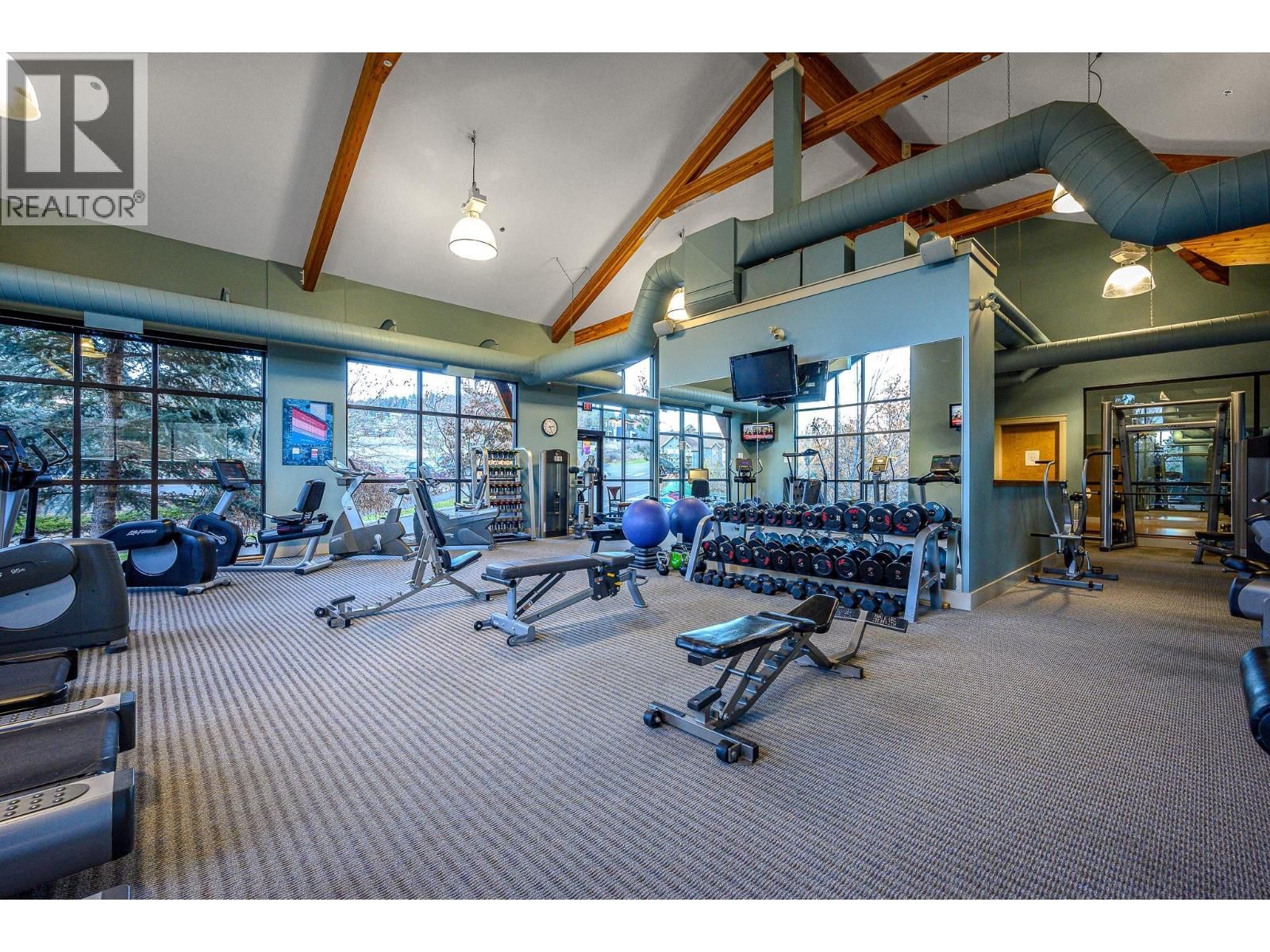 153 MASHIE CRESCENT Image 42