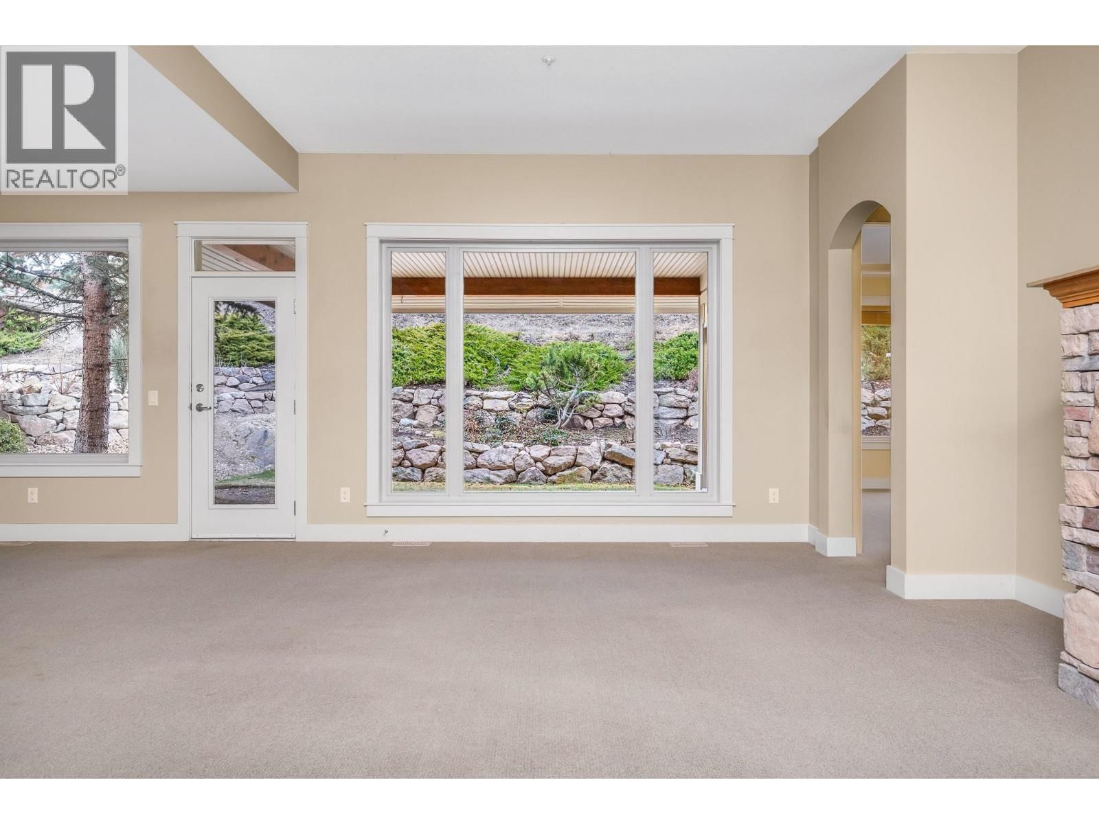 153 MASHIE CRESCENT Image 5