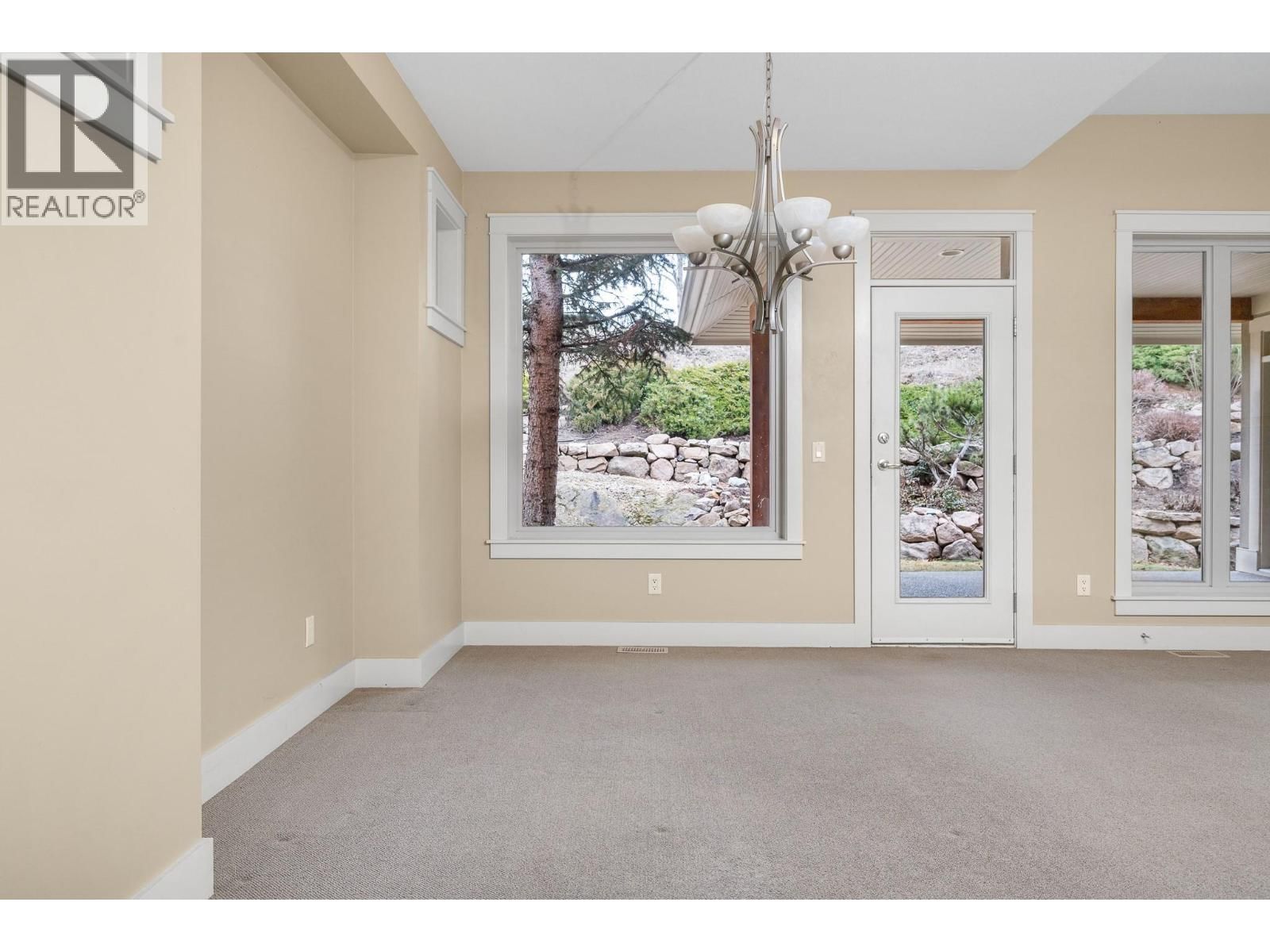 153 MASHIE CRESCENT Image 6