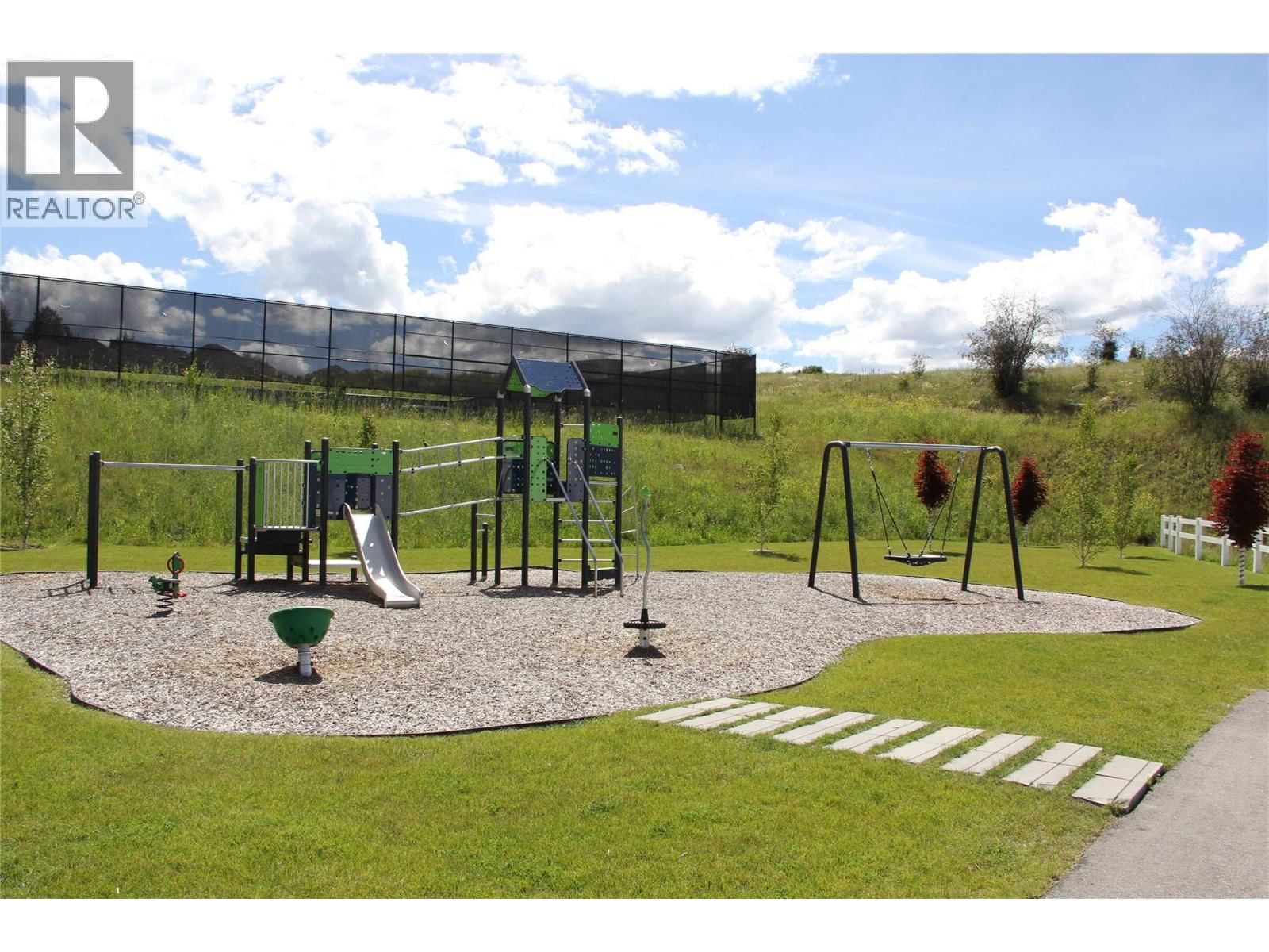 153 MASHIE CRESCENT Image 65