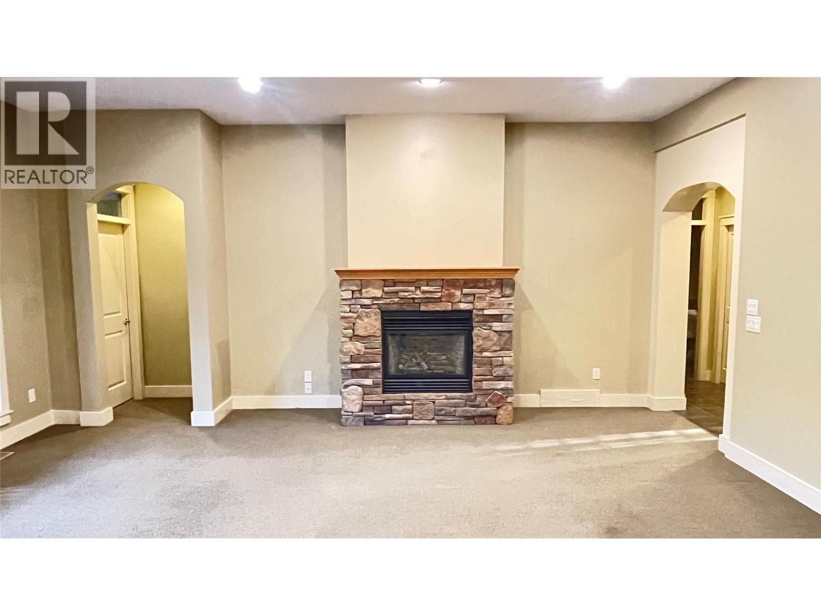 153 MASHIE CRESCENT Image 9