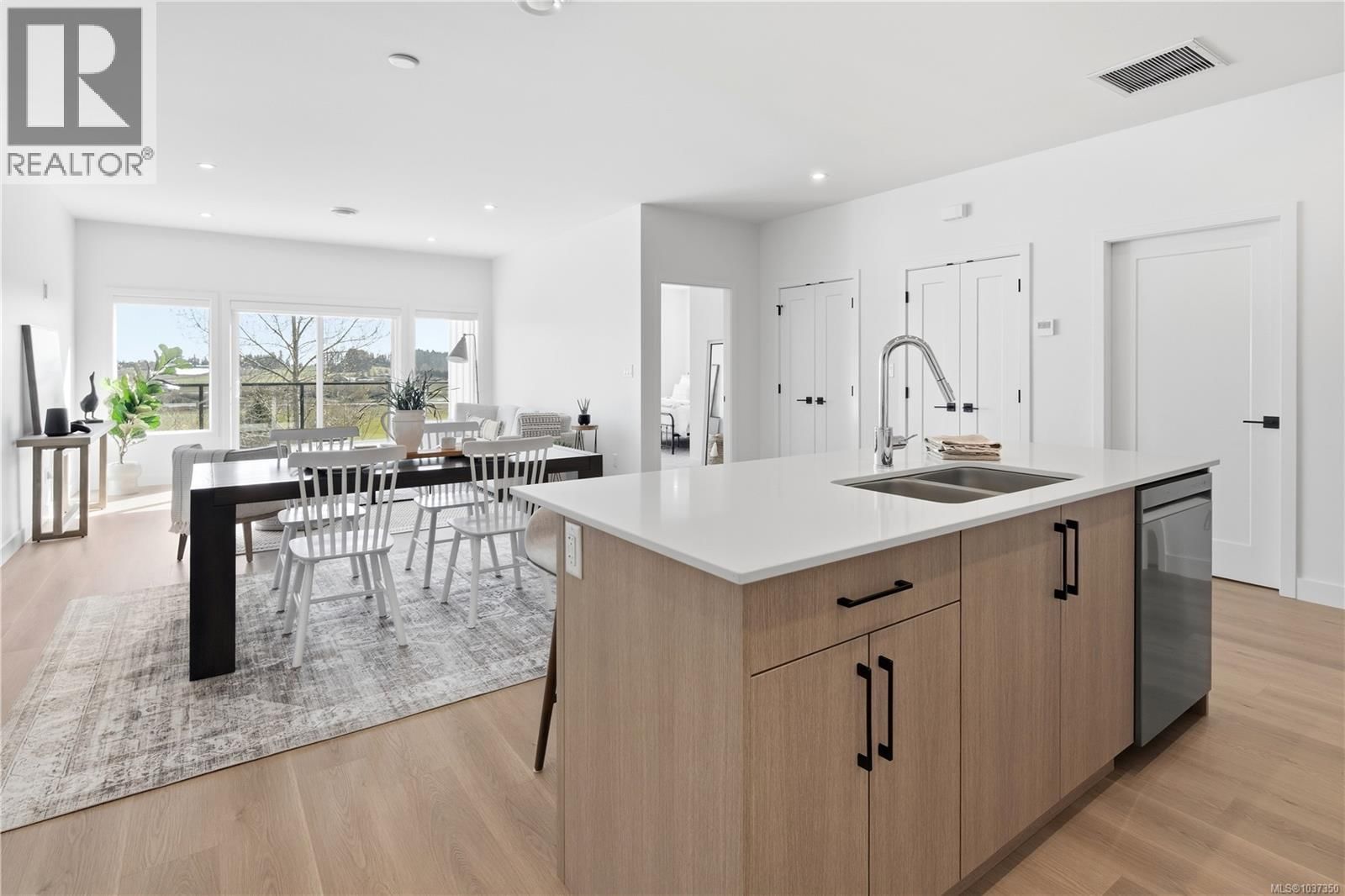 301 7057 Central Saanich Road