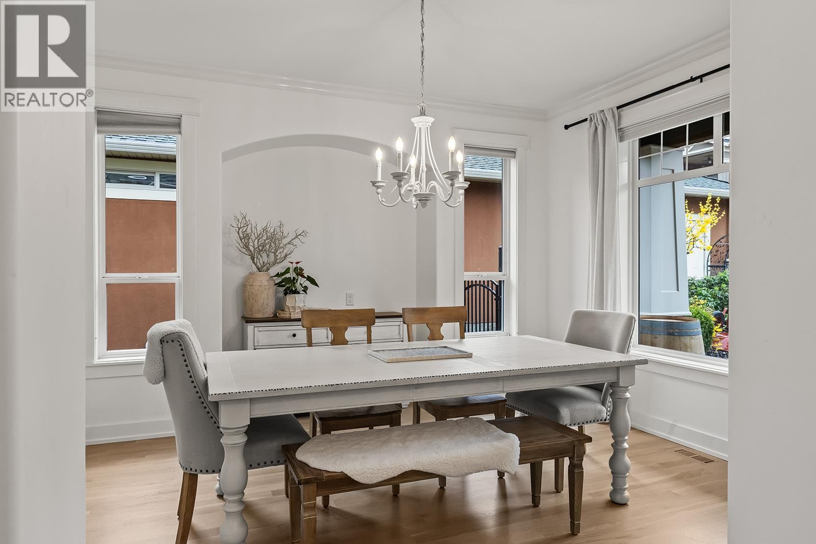 629 ALMANDINE COURT Image 32