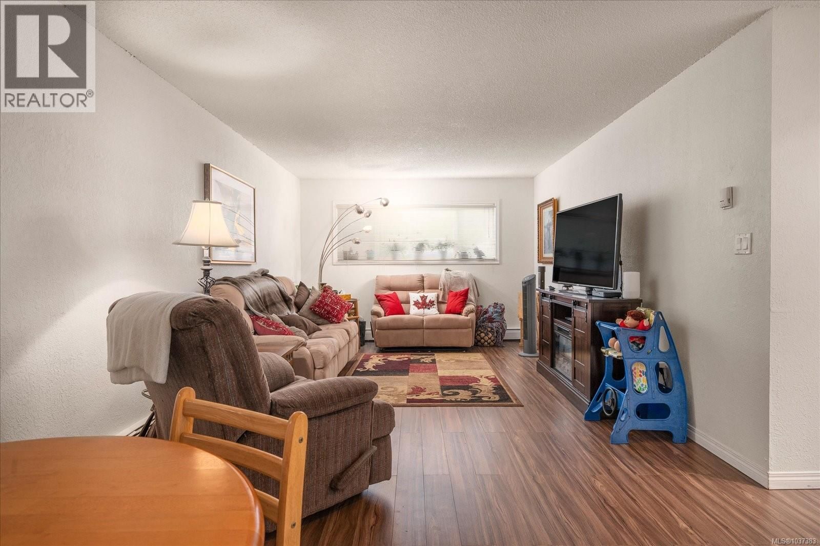 112 218 Bayview Avenue property photo