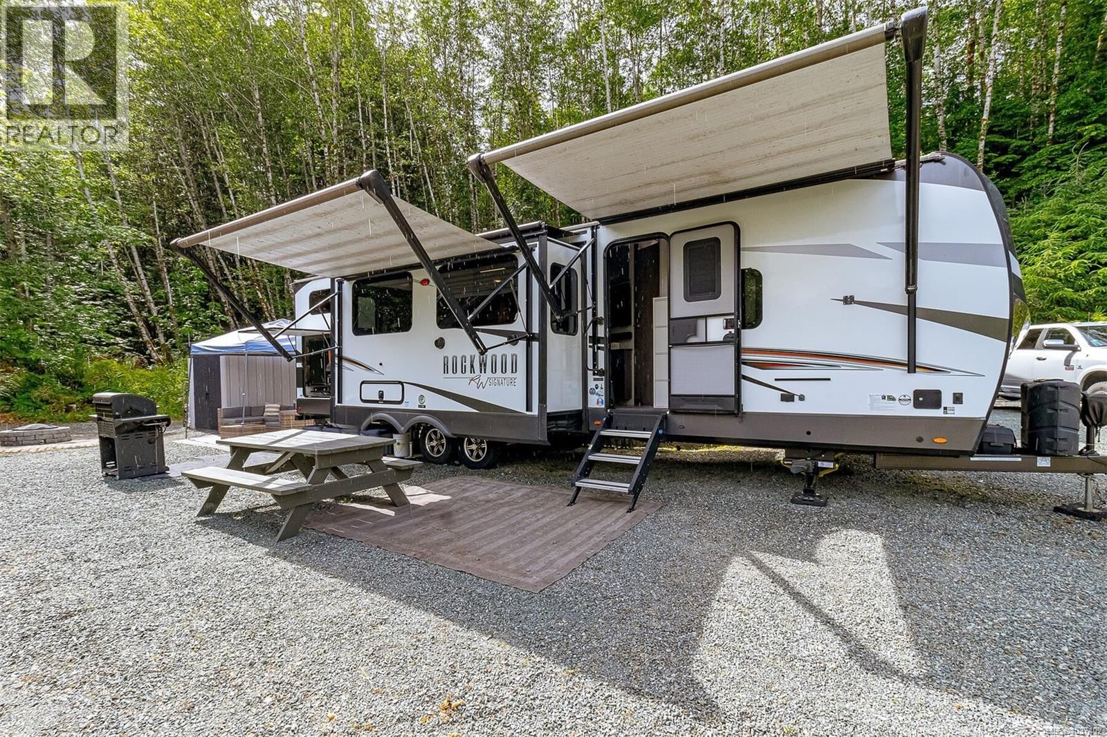 5 8631 South Shore Road property photo