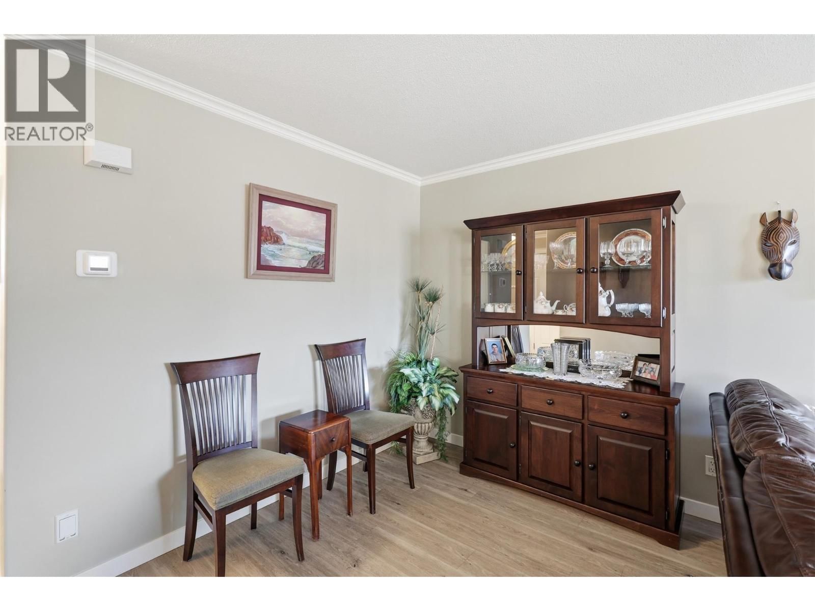 6 - 5200 DALLAS DRIVE Image 16