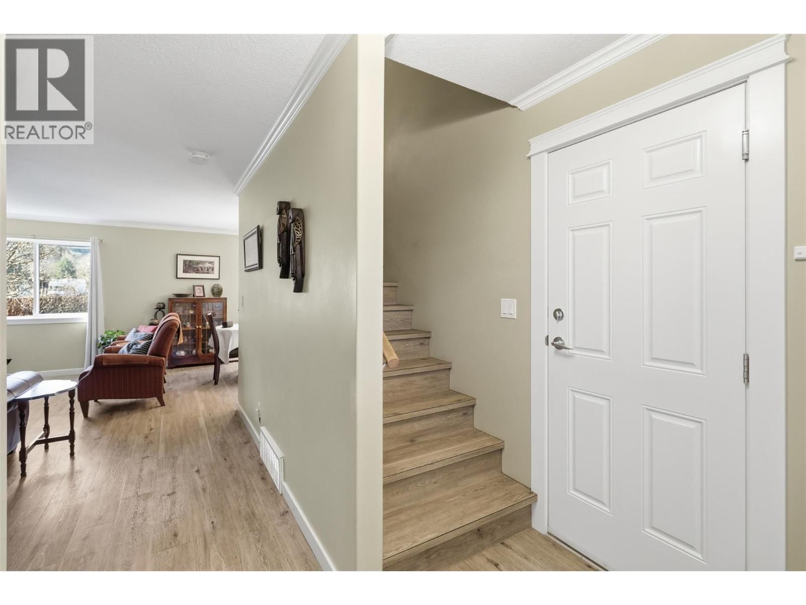 6 - 5200 DALLAS DRIVE Image 17