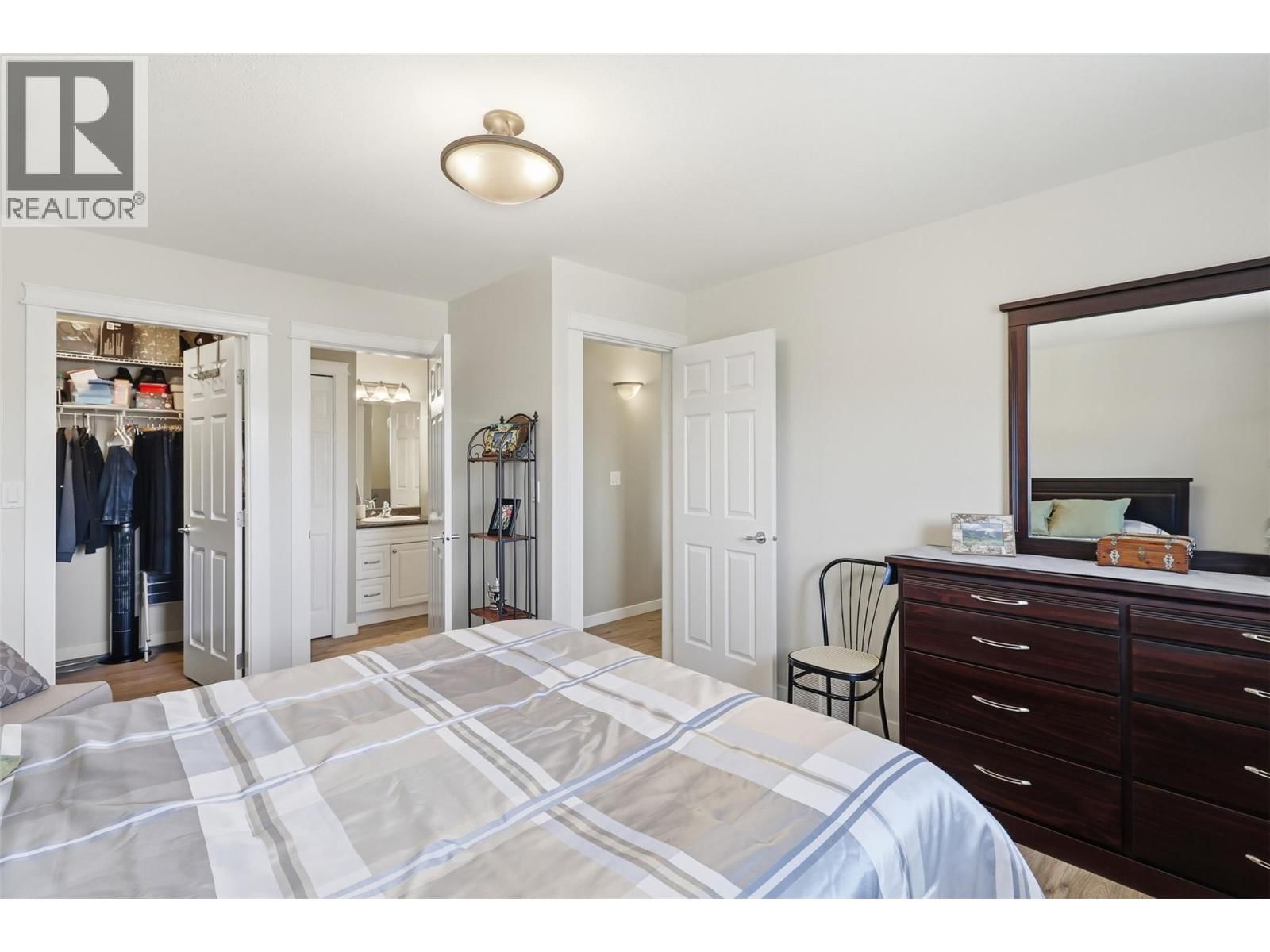 6 - 5200 DALLAS DRIVE Image 20