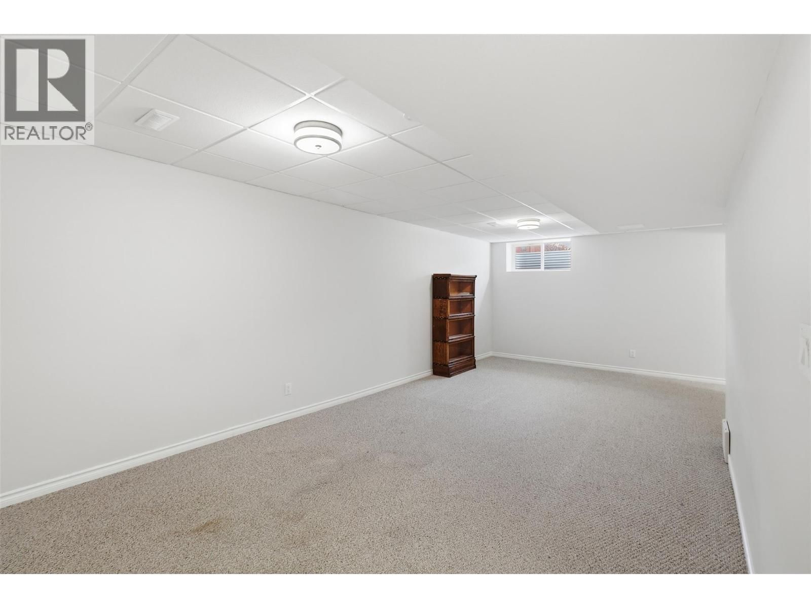 6 - 5200 DALLAS DRIVE Image 31