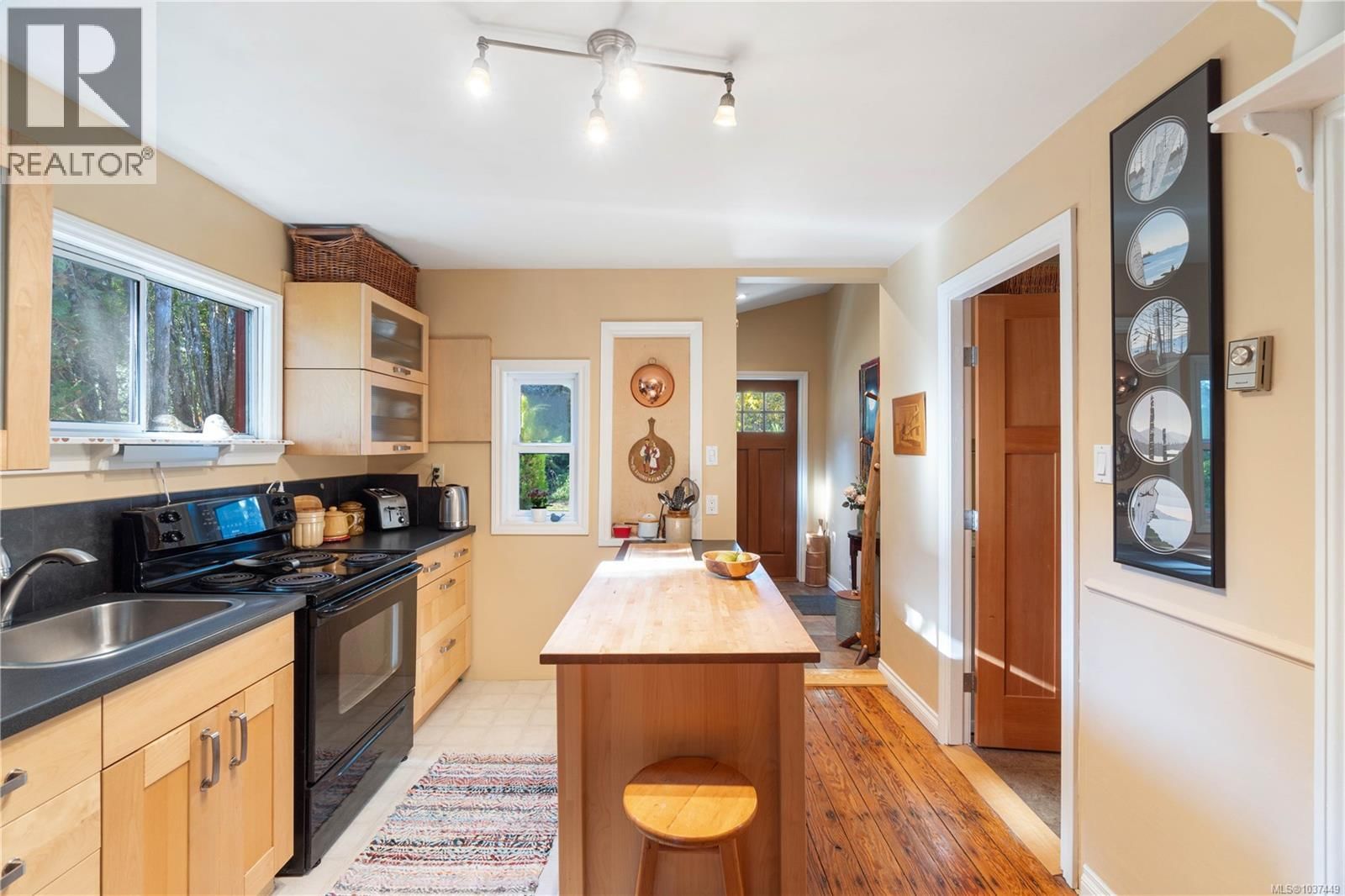 Listing Image 9