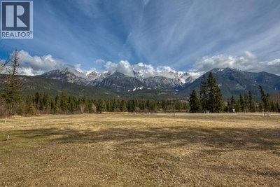 RIVERSIDE Drive | Fairmont Hot Springs British Columbia | Slide Image Four