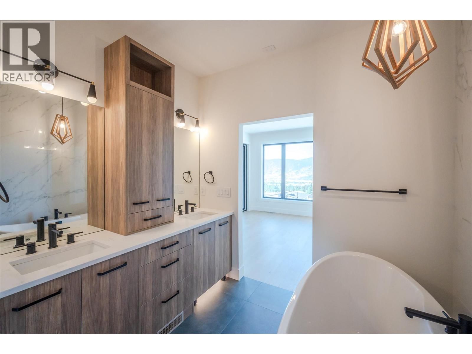 1075 ELK STREET Image 24