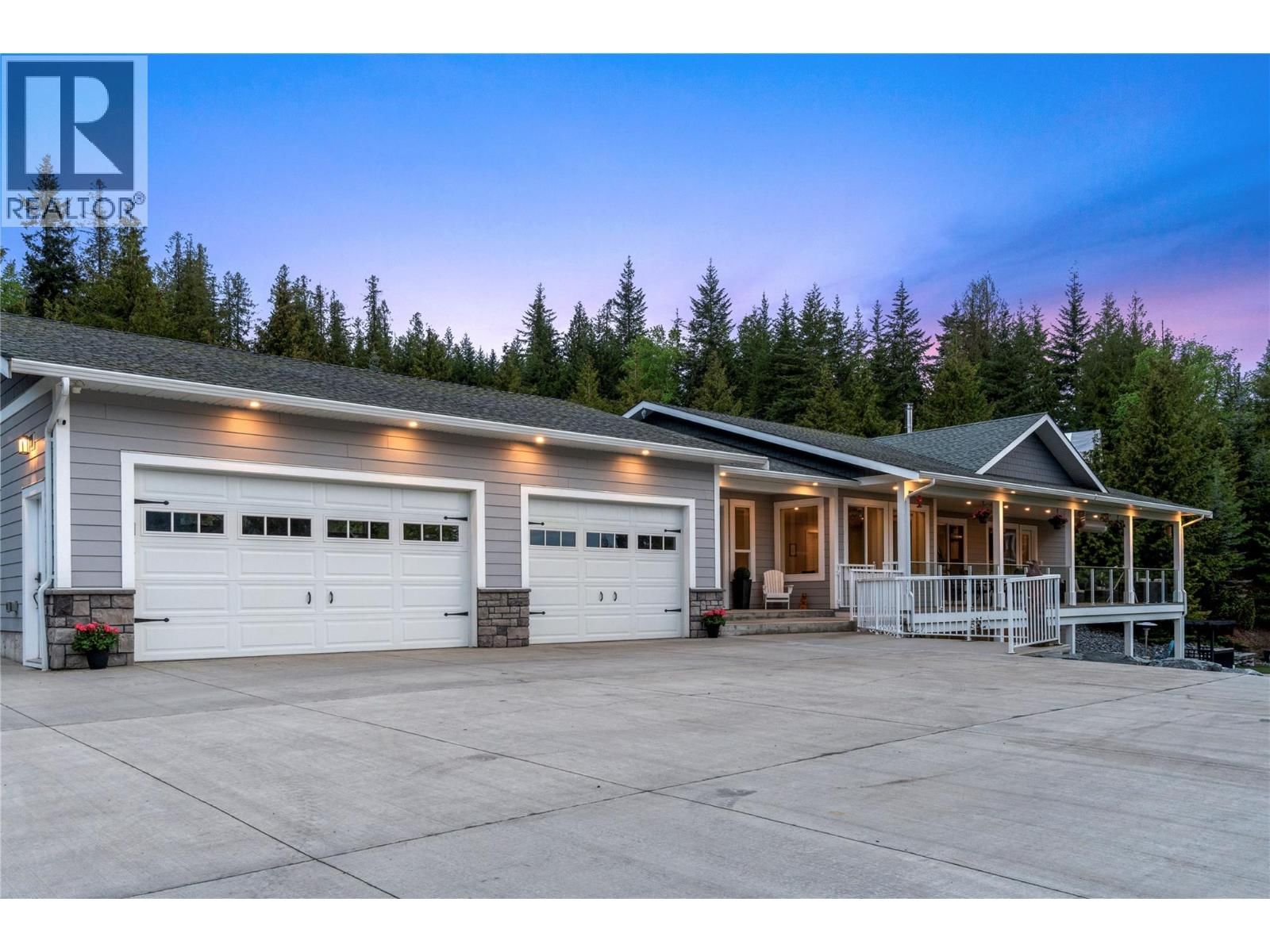 2030 Canoe Beach Drive Northeast, Salmon Arm, British Columbia V1E 2M5