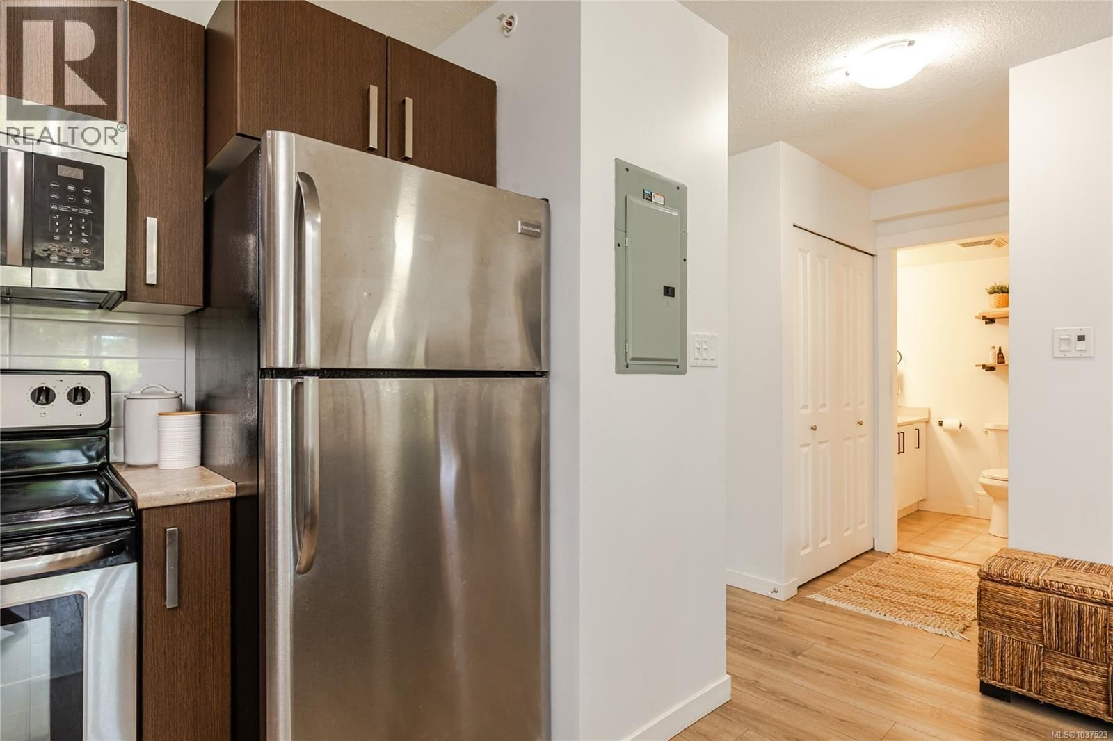 103 1600 Caspers Way property photo
