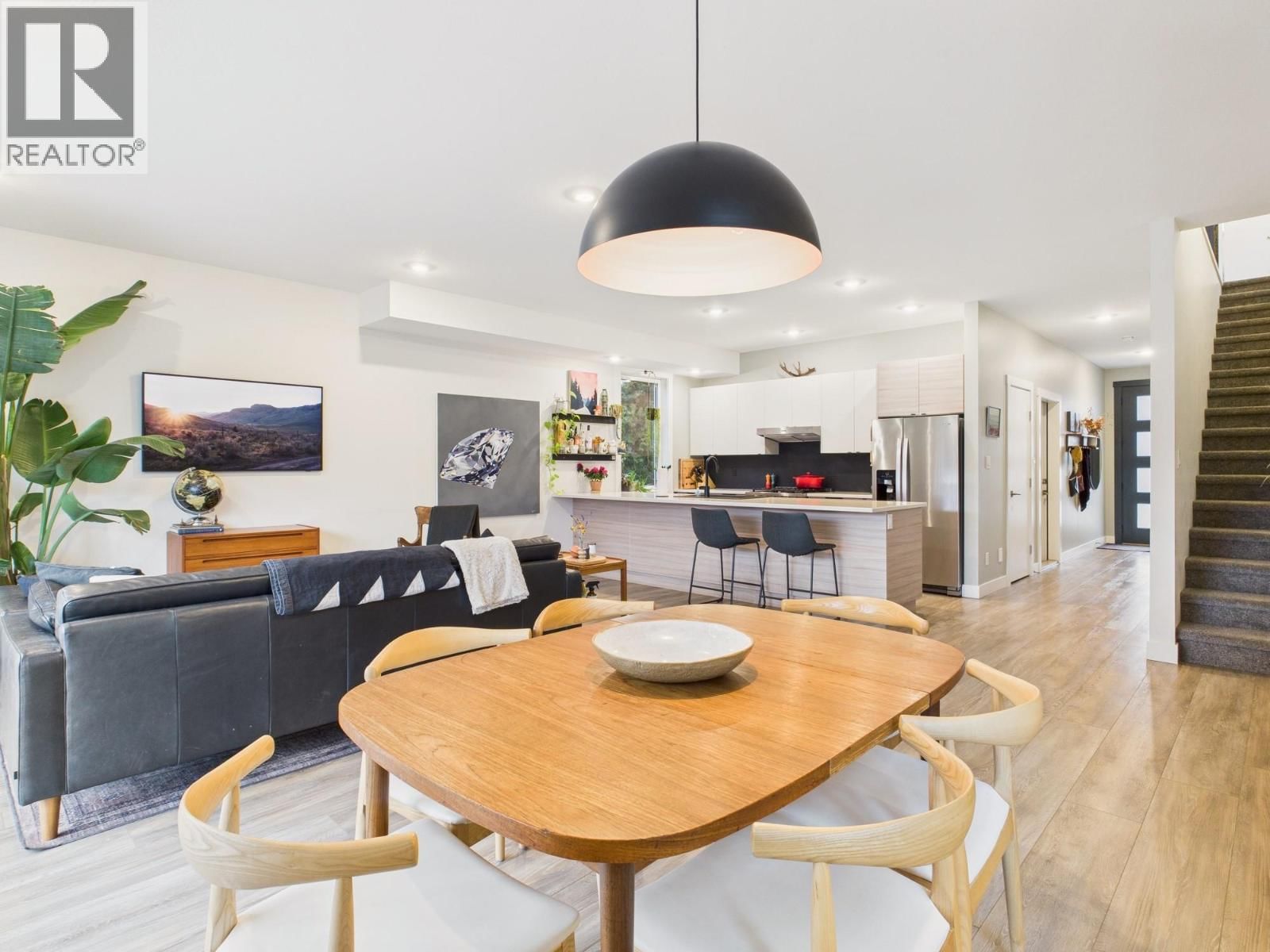 11 RAVEN COURT Image 12