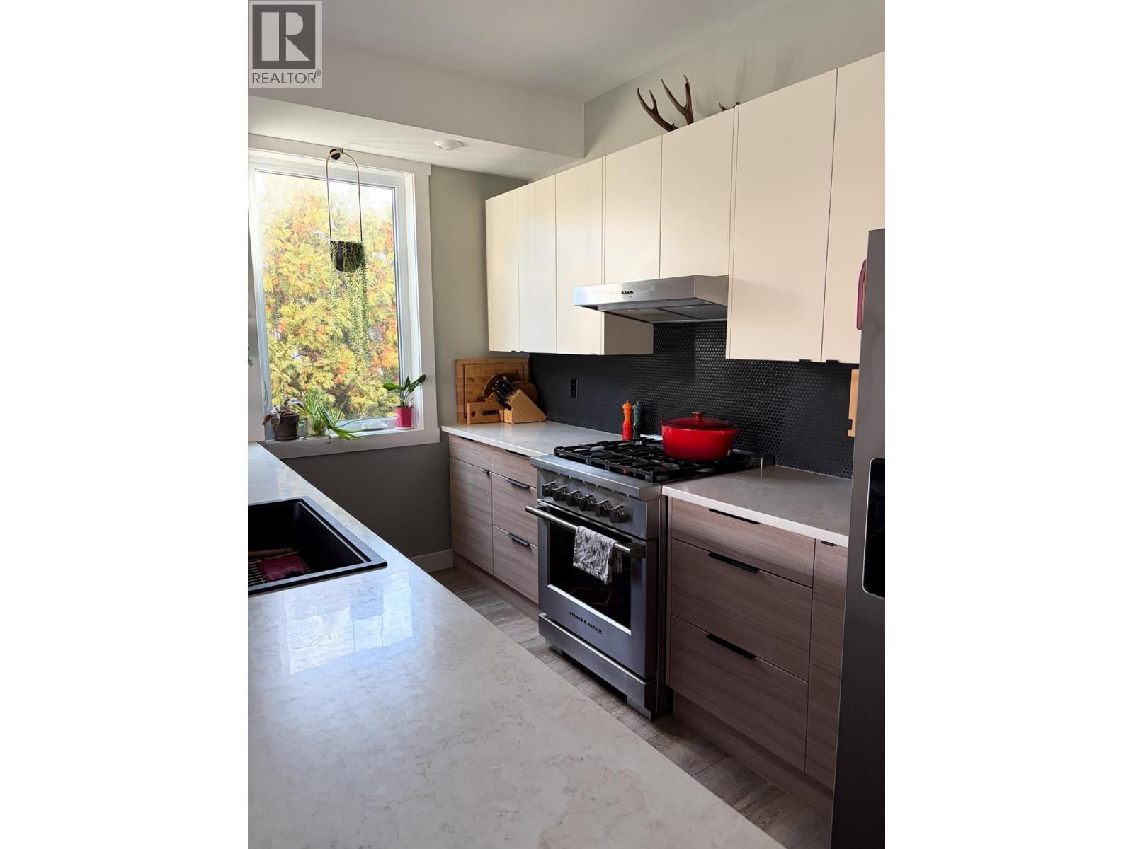 11 RAVEN COURT Image 52