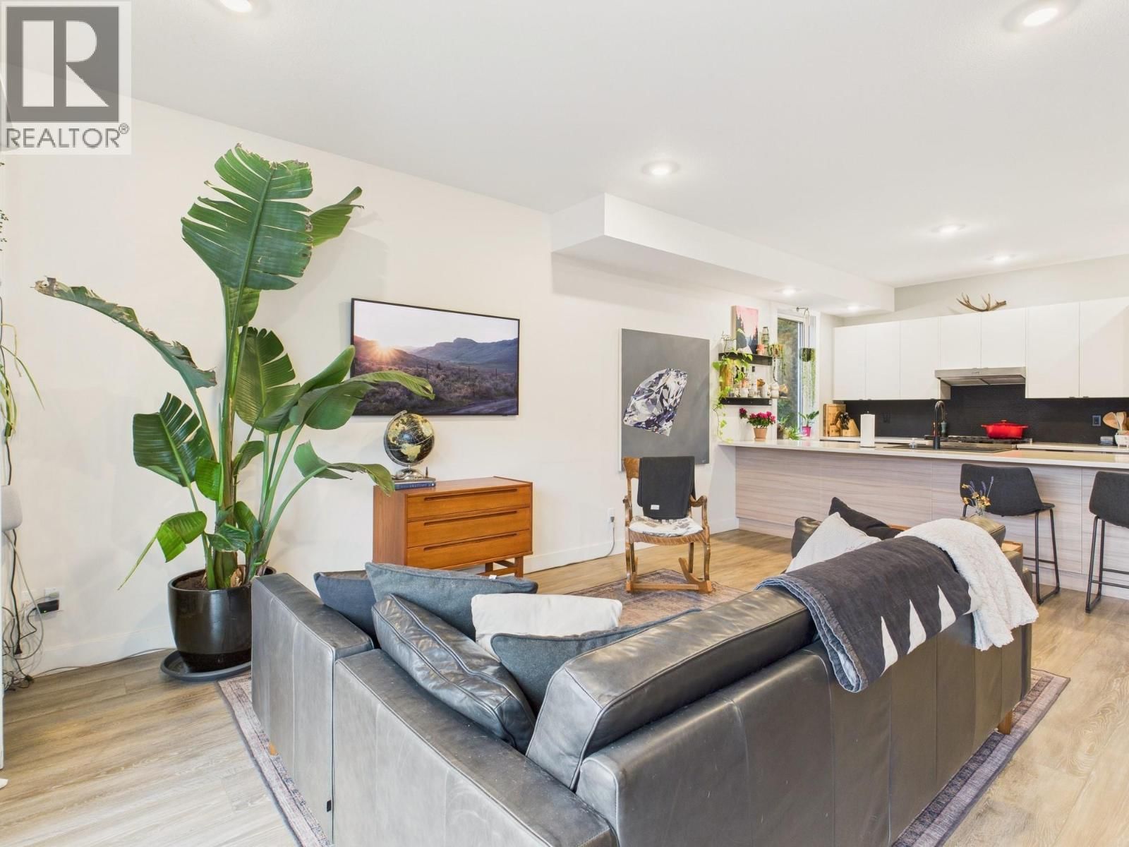 11 RAVEN COURT Image 8