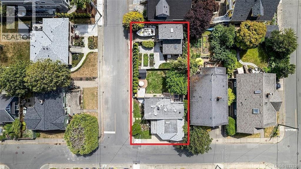 1779 Lillian Road, Victoria, British Columbia V8S 1L3