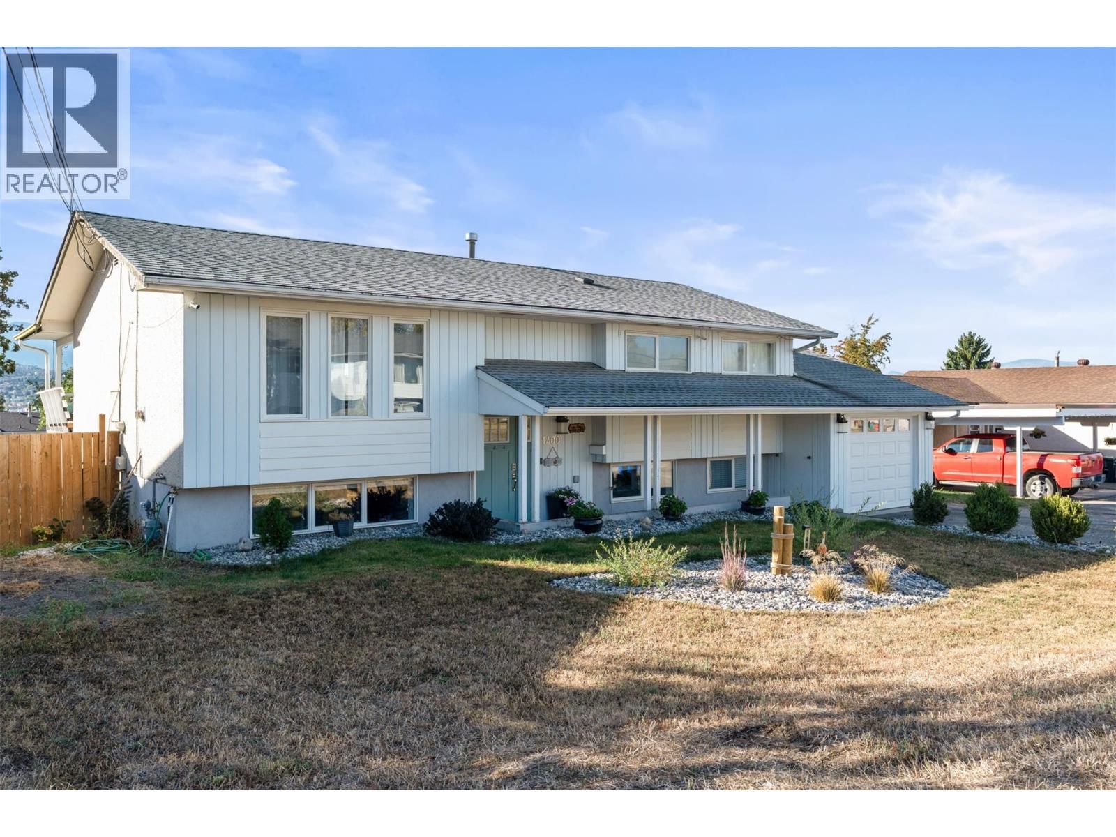 1400 30 AVENUE Image 1