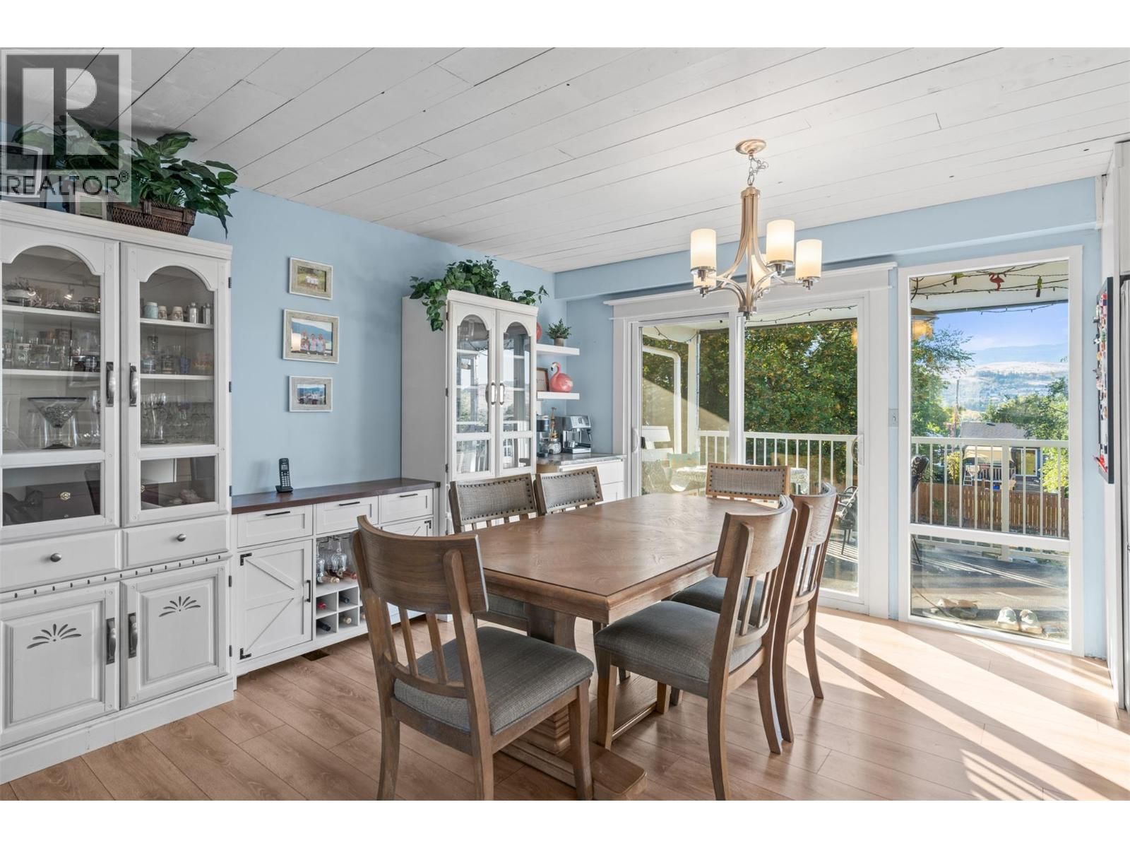 1400 30 AVENUE Image 10