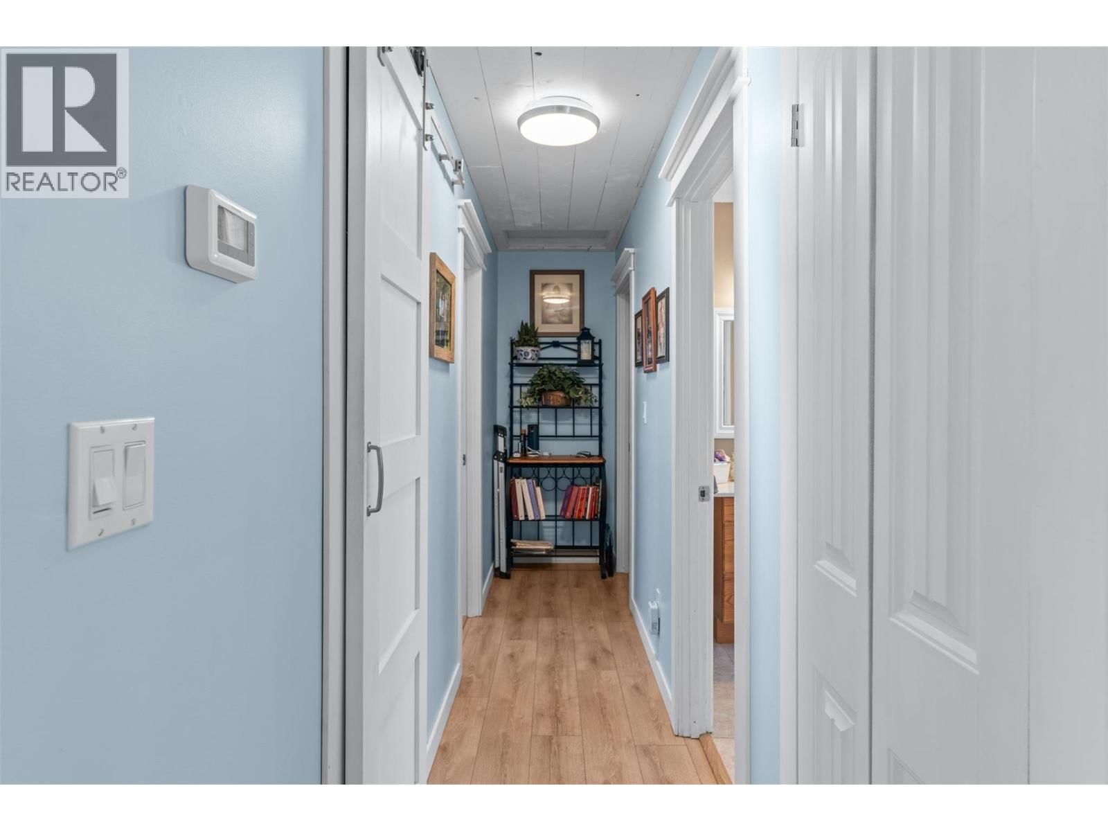 1400 30 AVENUE Image 19