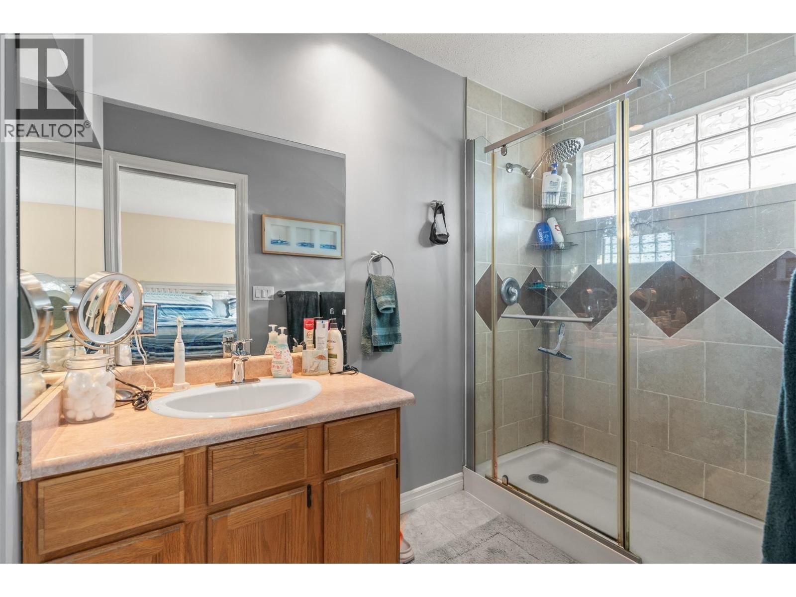 1400 30 AVENUE Image 22