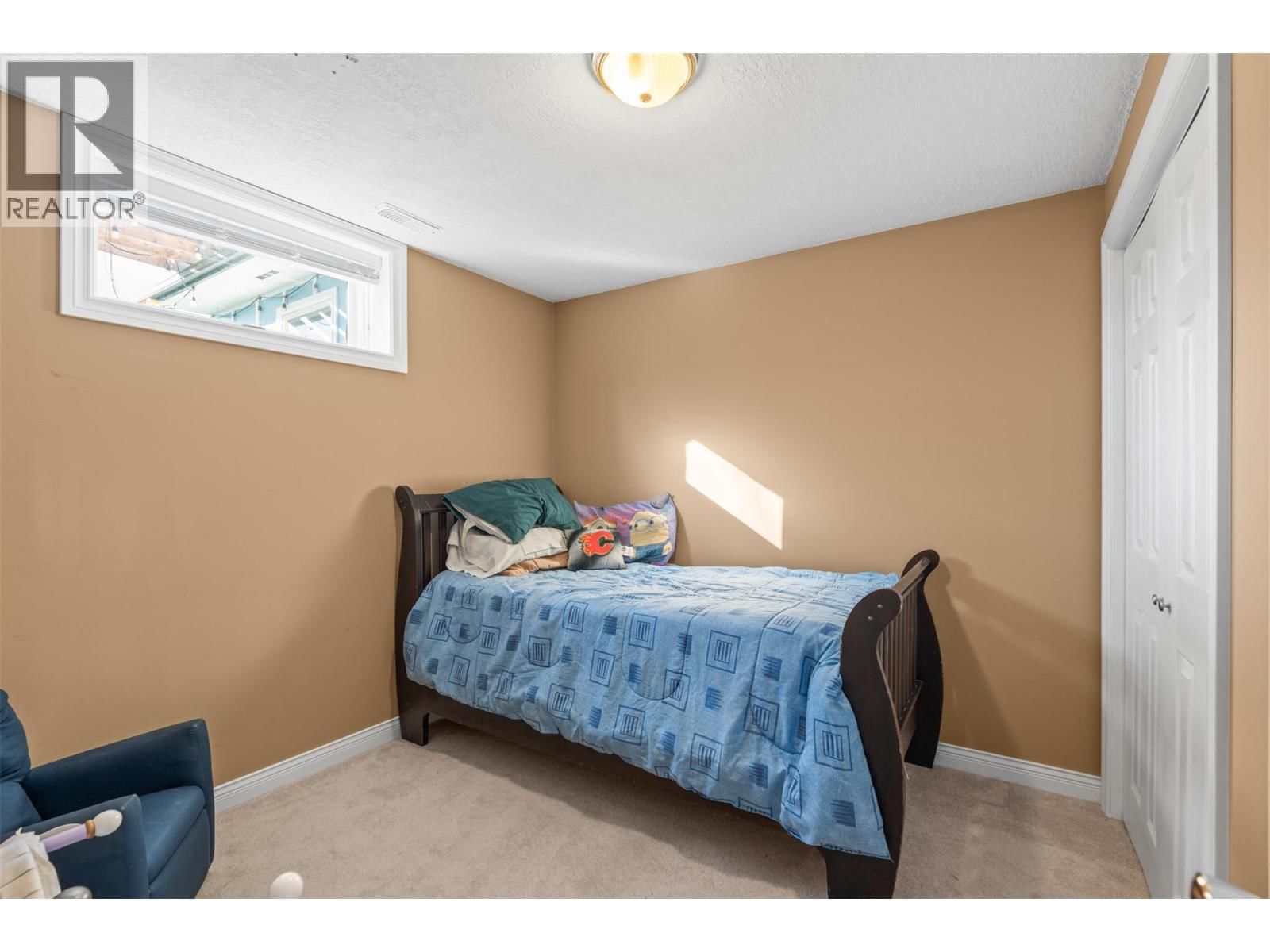 1400 30 AVENUE Image 32