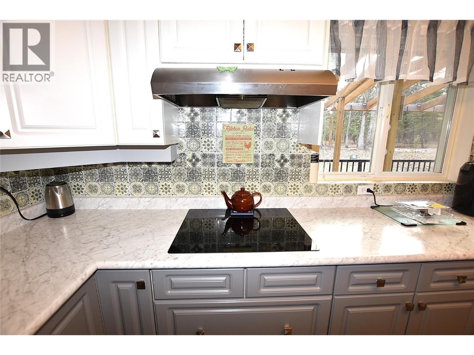 145 FALCON AVENUE Image 13