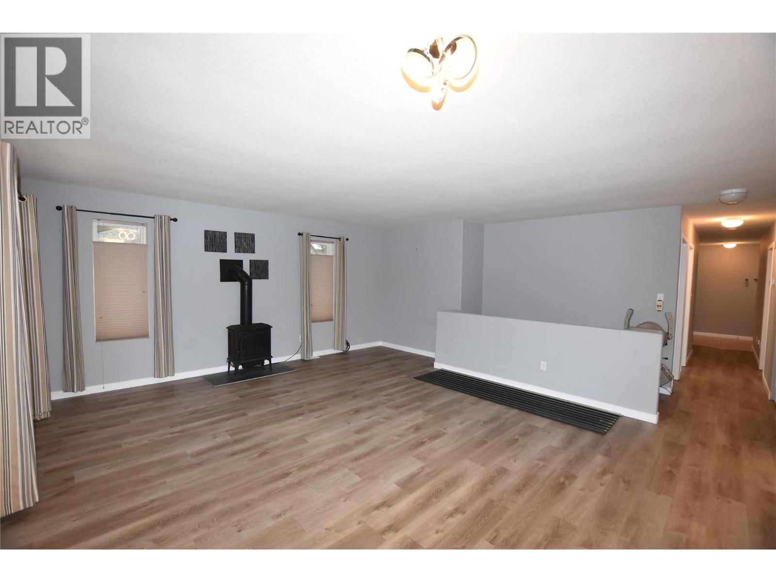 145 FALCON AVENUE Image 16