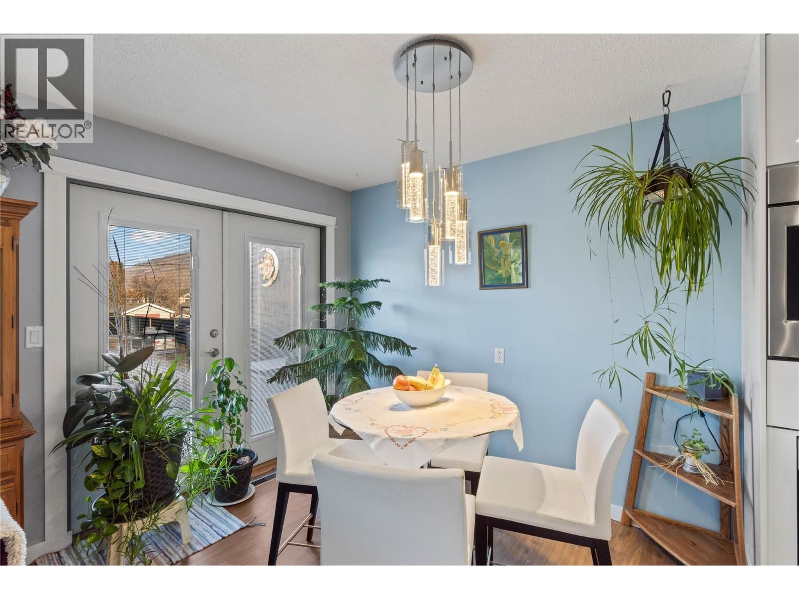 224 CYPRESS AVENUE Image 9