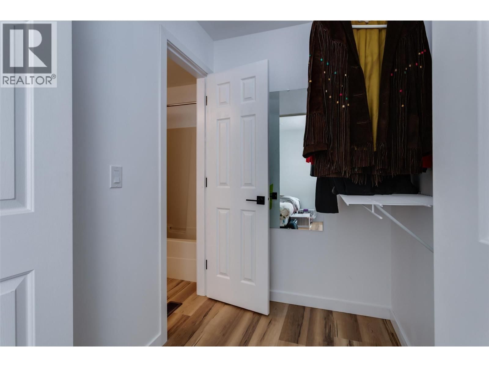 527 - 1255 RAYMER AVENUE Image 21