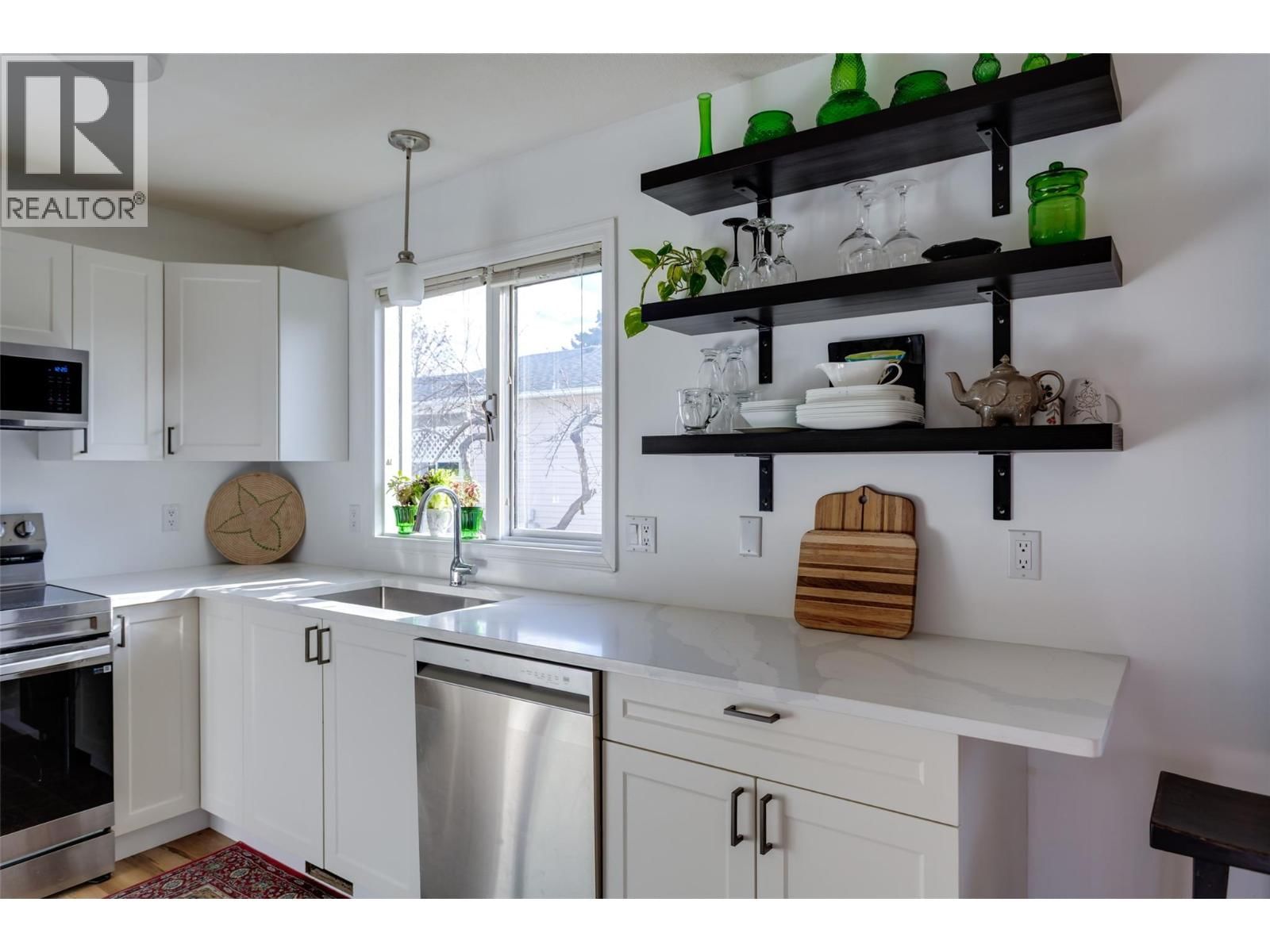 527 - 1255 RAYMER AVENUE Image 4