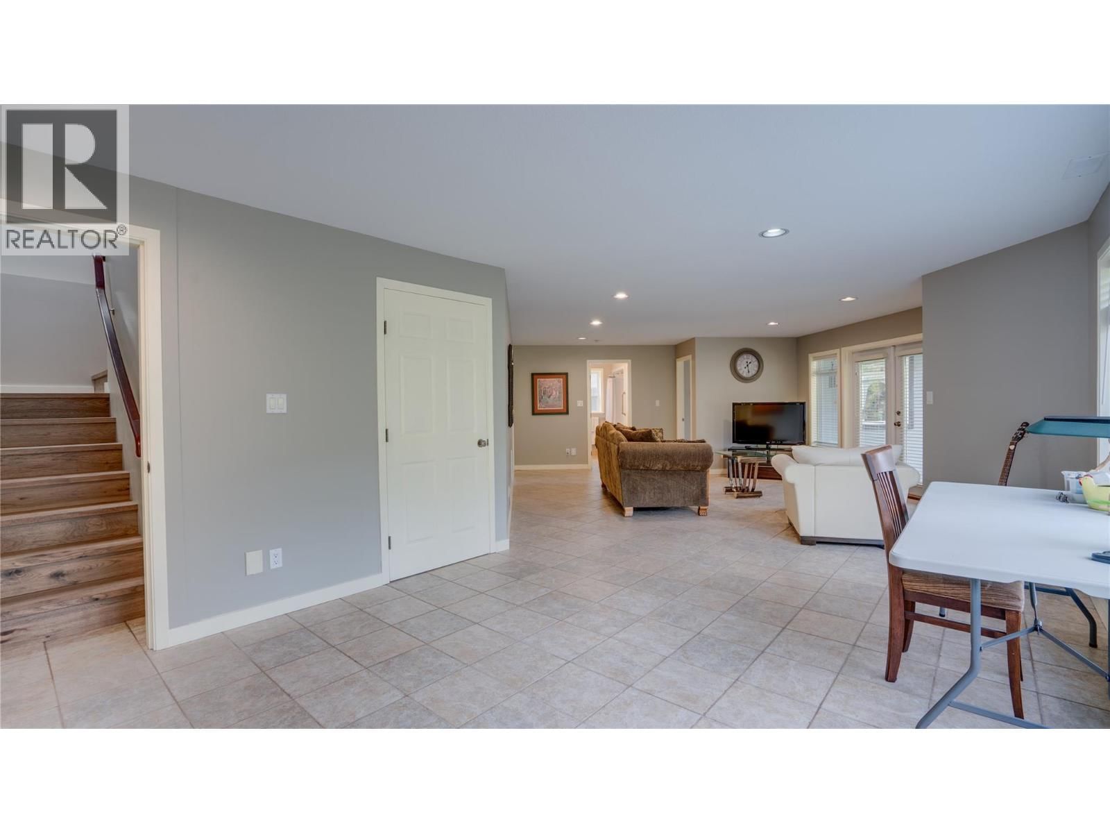 2233 HELGASON DRIVE Image 23