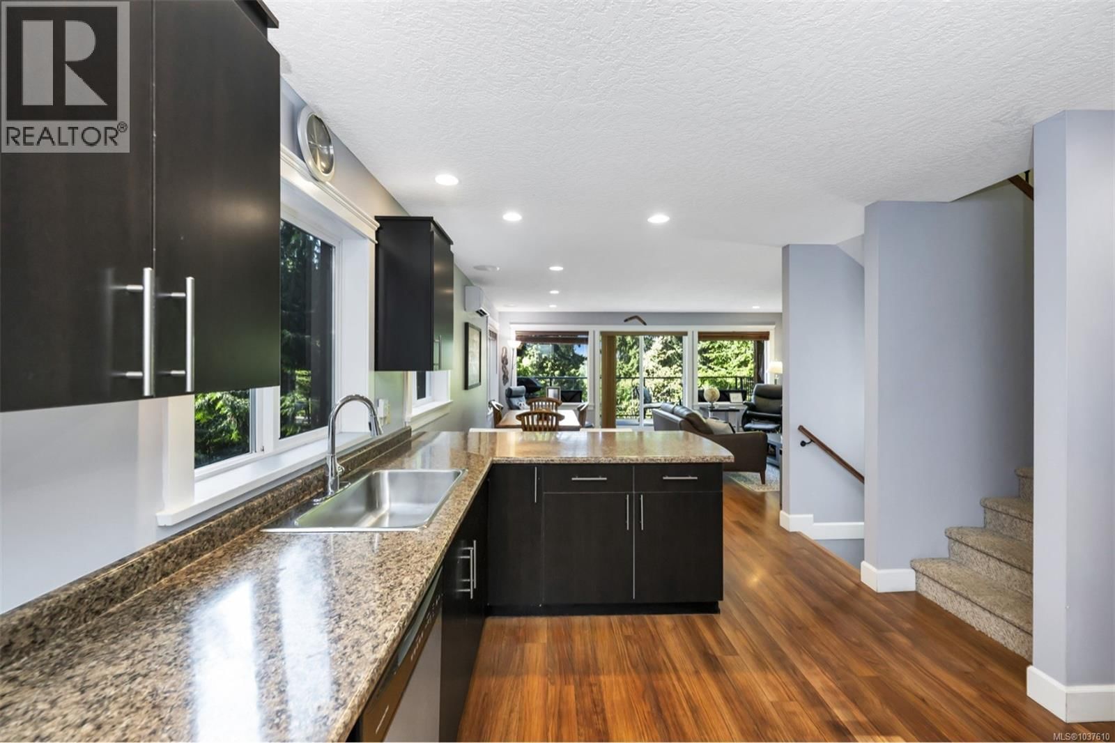 10379 Arbutus Road property photo