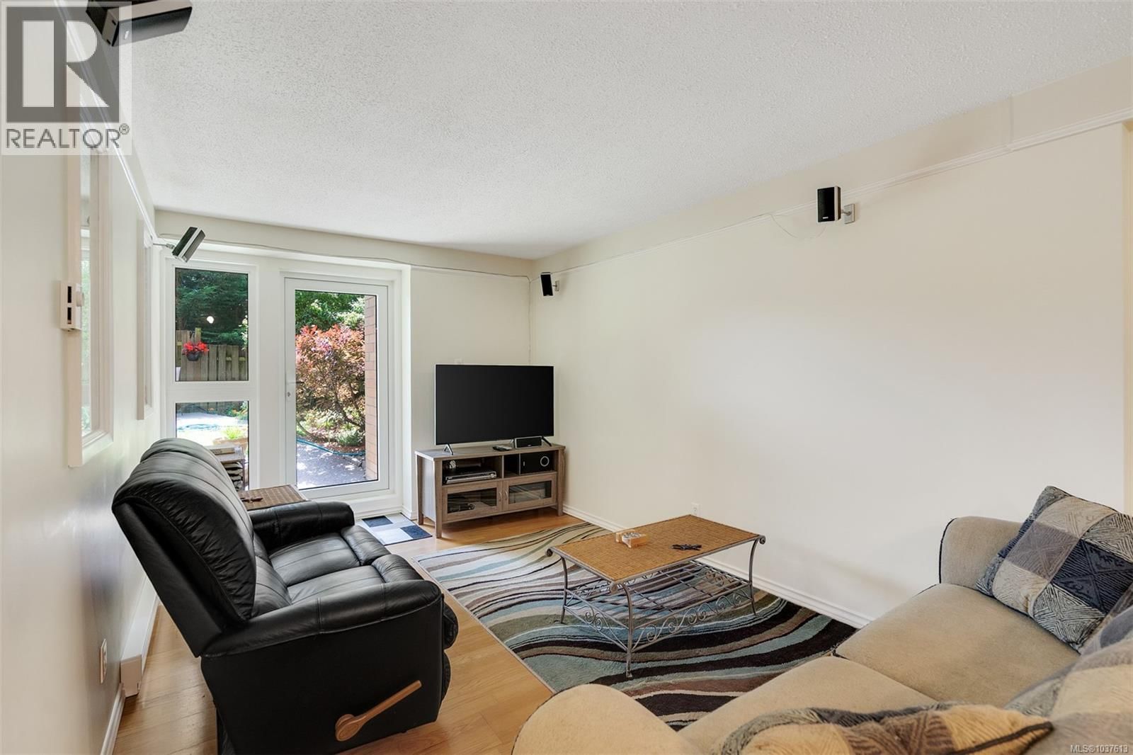 103 4030 Quadra Street property photo