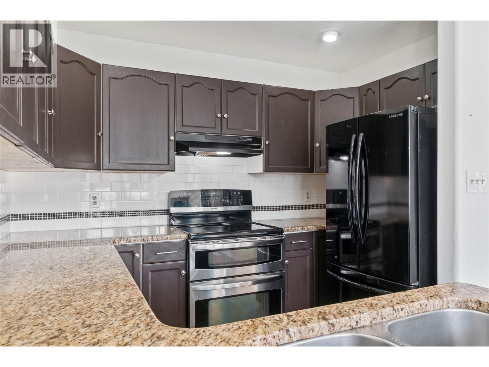 430 20 STREET SOUTHEAST Image 13