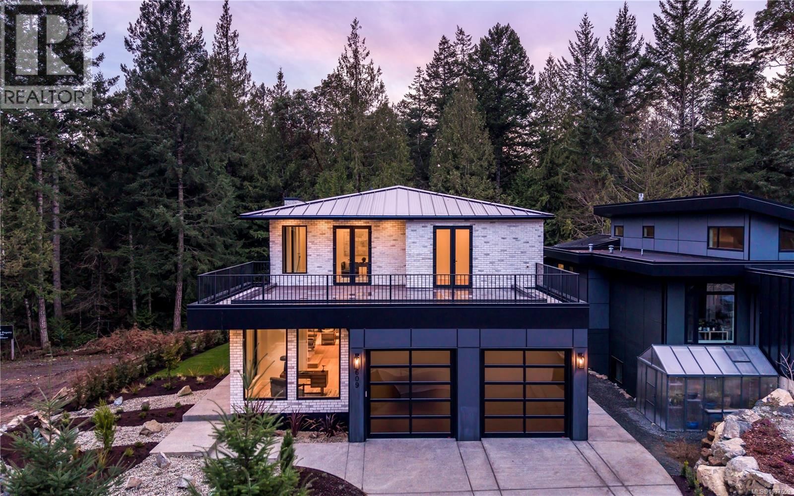 609 Medalist Avenue