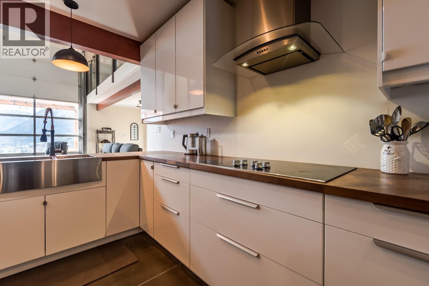 4142 99 HWY N ROAD NORTH Image 8