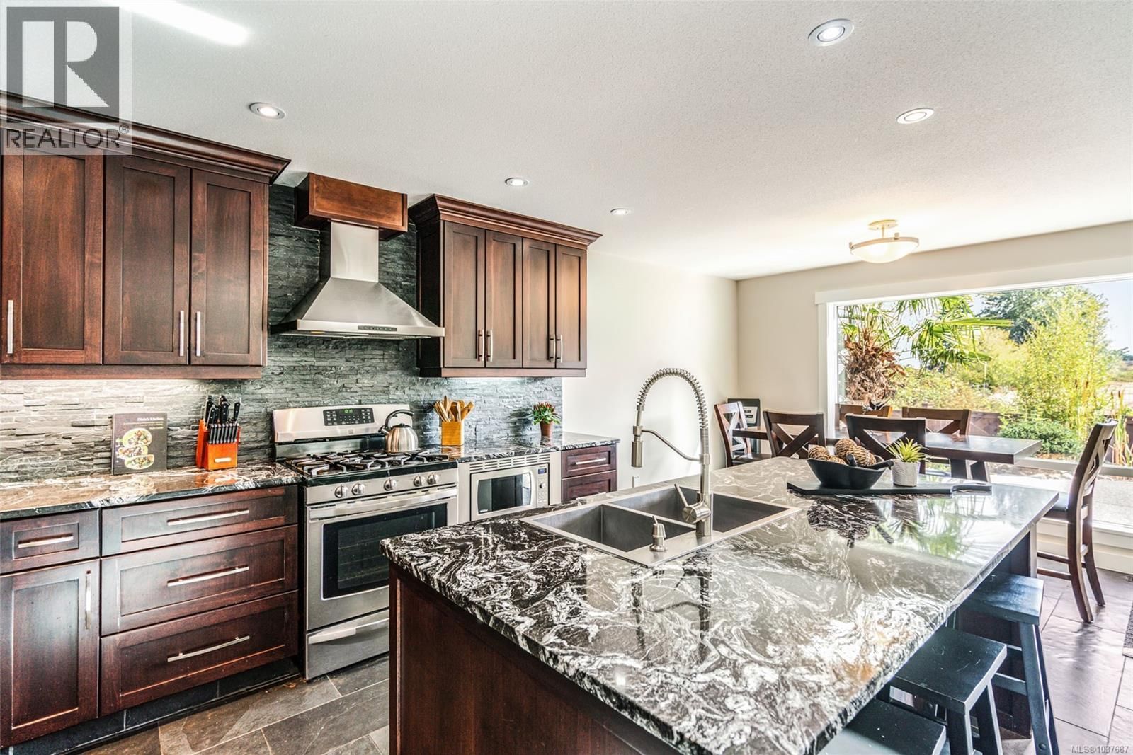 2466 Summerset Road property photo